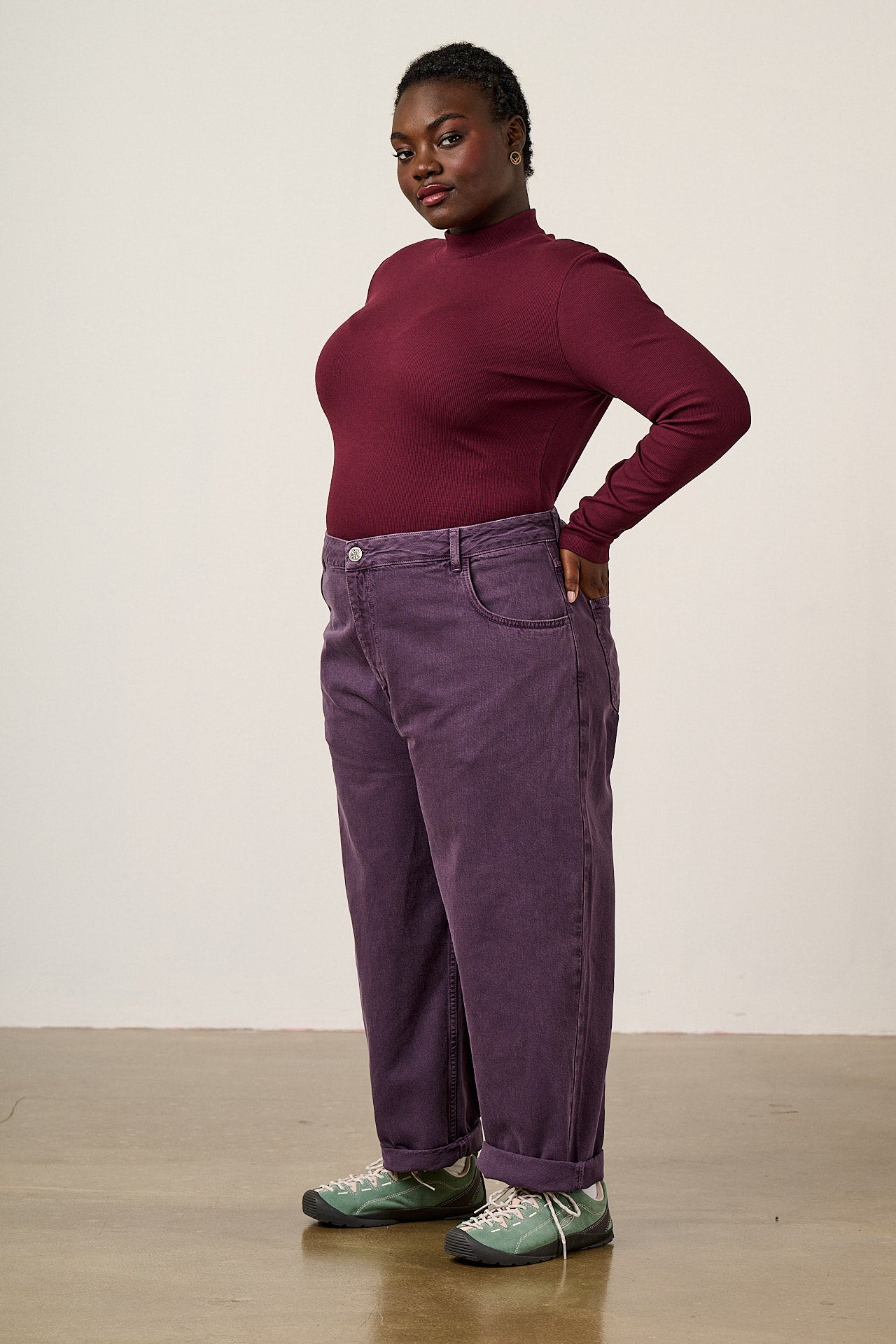 Drew - Straight Leg Denim Jeans in Purple Wash