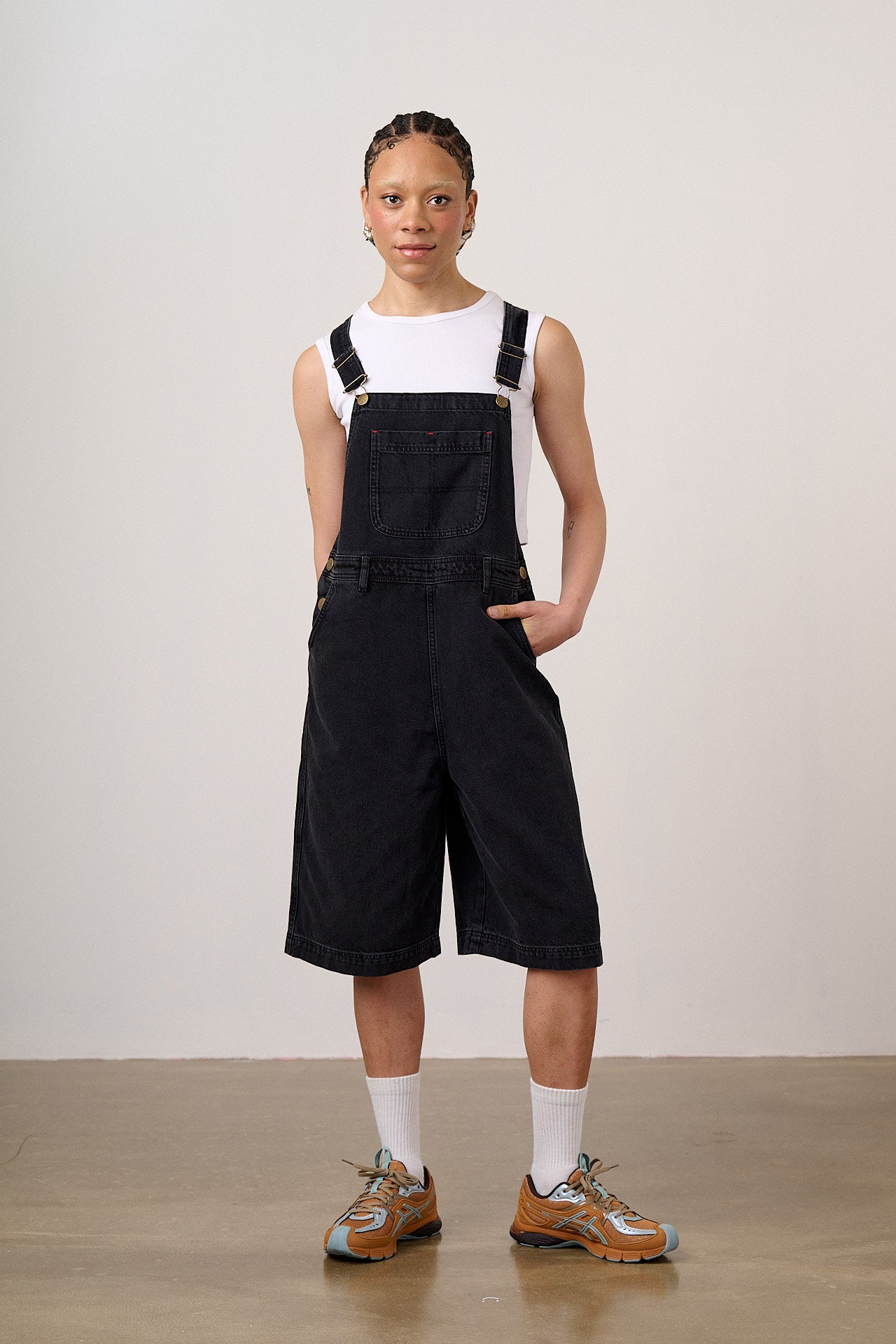 Jara - Denim Dungarees Shorts in Black Wash