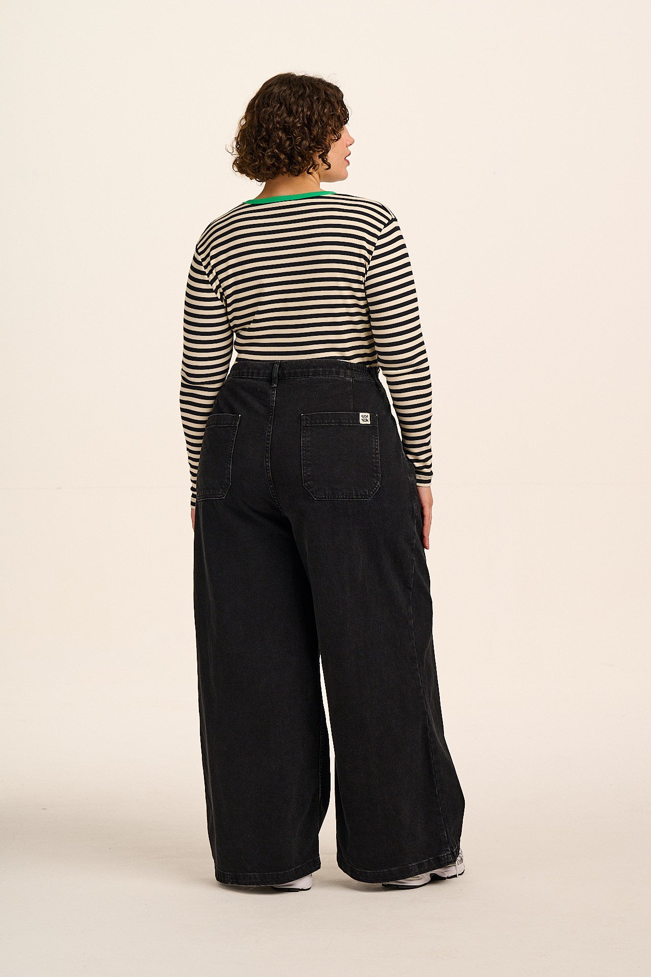 Tate - Denim Extra Wide Leg Jeans in Black Wash