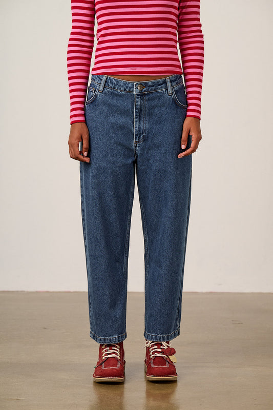 Drew - Cropped Straight Leg Denim Jeans in Mid Wash Blue