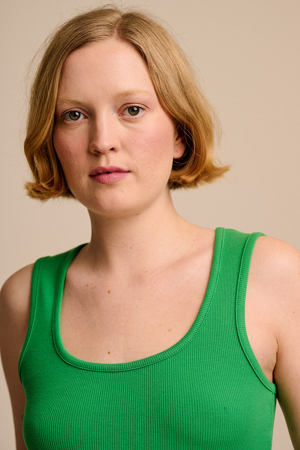 Romy - Cotton Scoop Vest in Kelly Green
