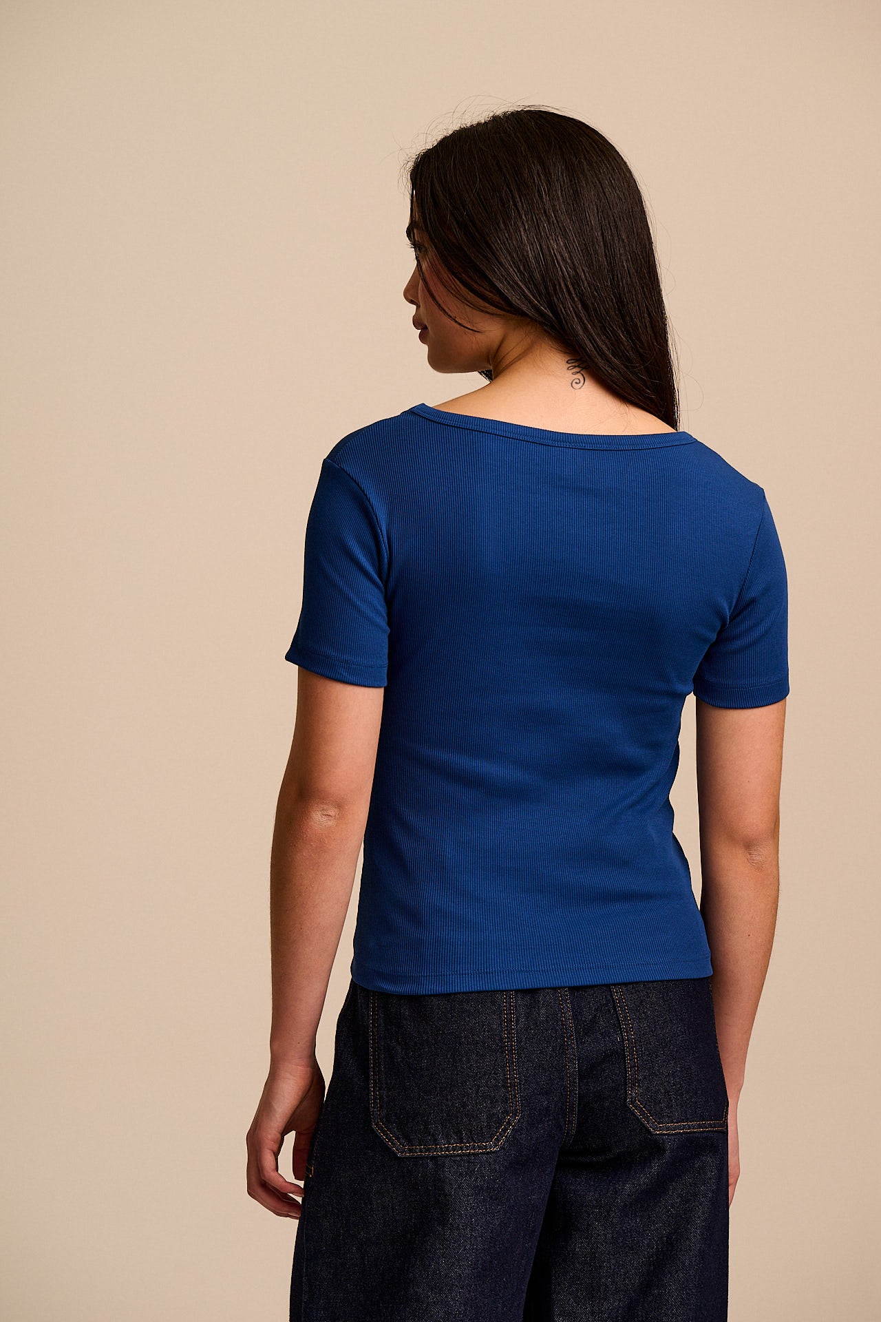 Vita - Ribbed Cotton Scoop Neck Short Sleeve T-Shirt in Navy