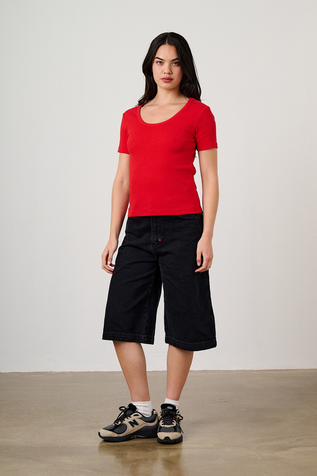 Vita - Ribbed Cotton Scoop Neck Short Sleeve T-Shirt in Red