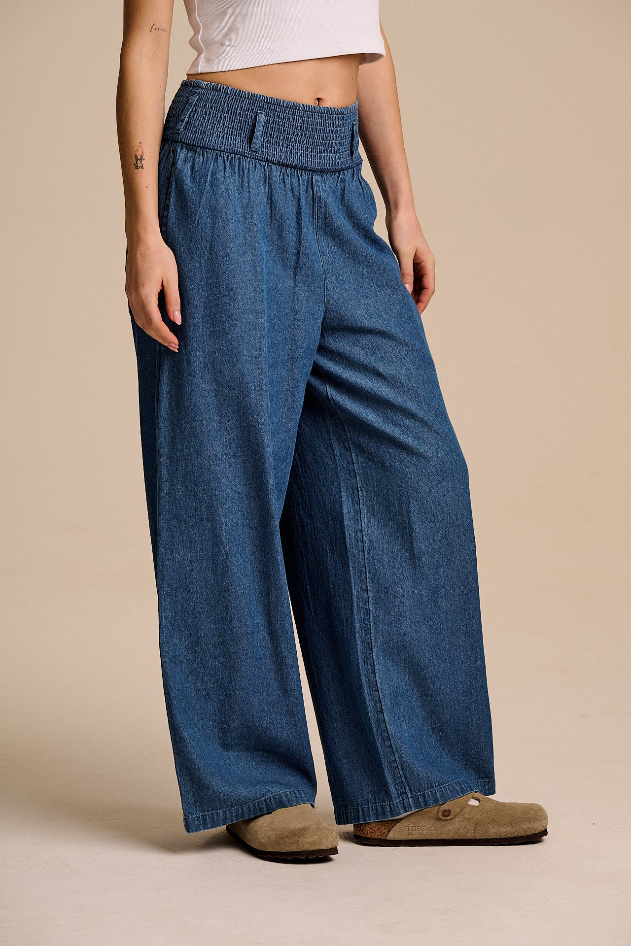 Alex - Wide Leg Cotton Trousers in Mid Wash Blue