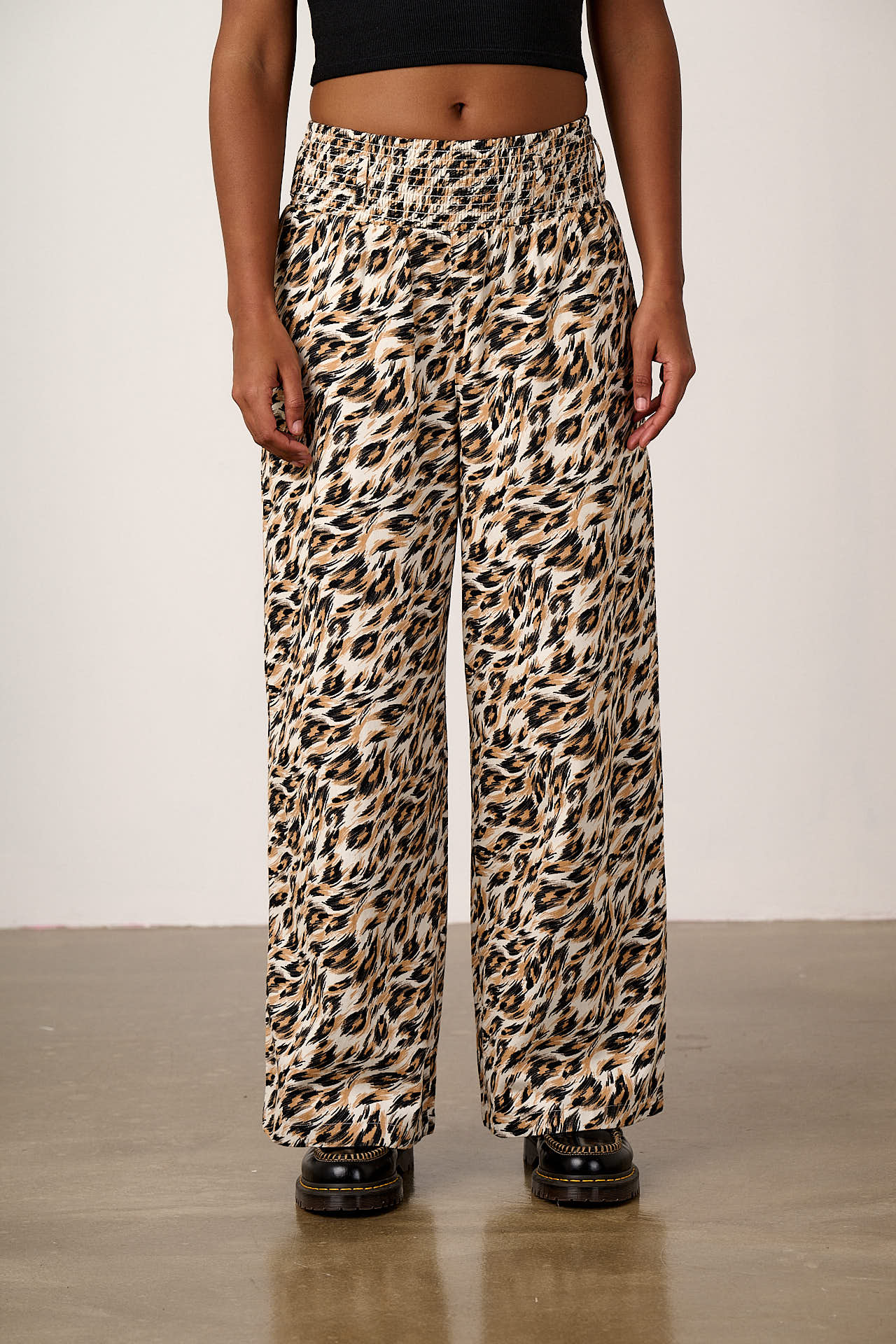 Alex - Wide Leg Cotton Trousers in Leo Swirl