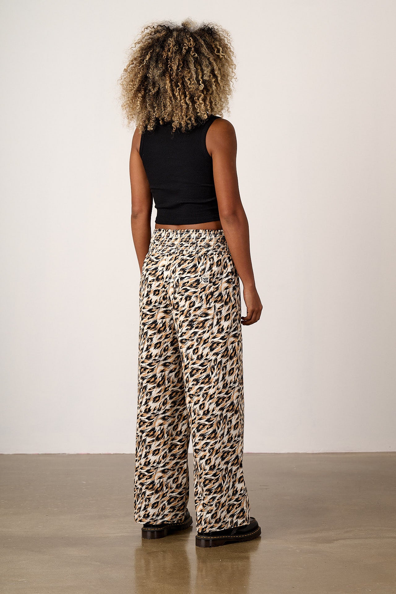 Alex - Wide Leg Cotton Trousers in Leo Swirl