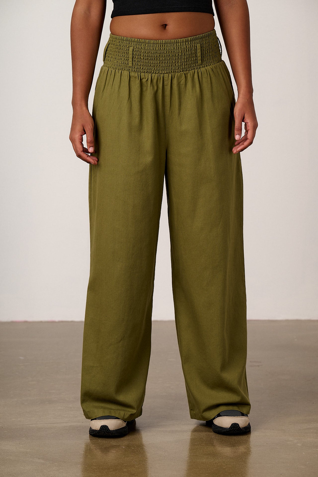 Alex - Wide Leg Cotton Trousers in Khaki