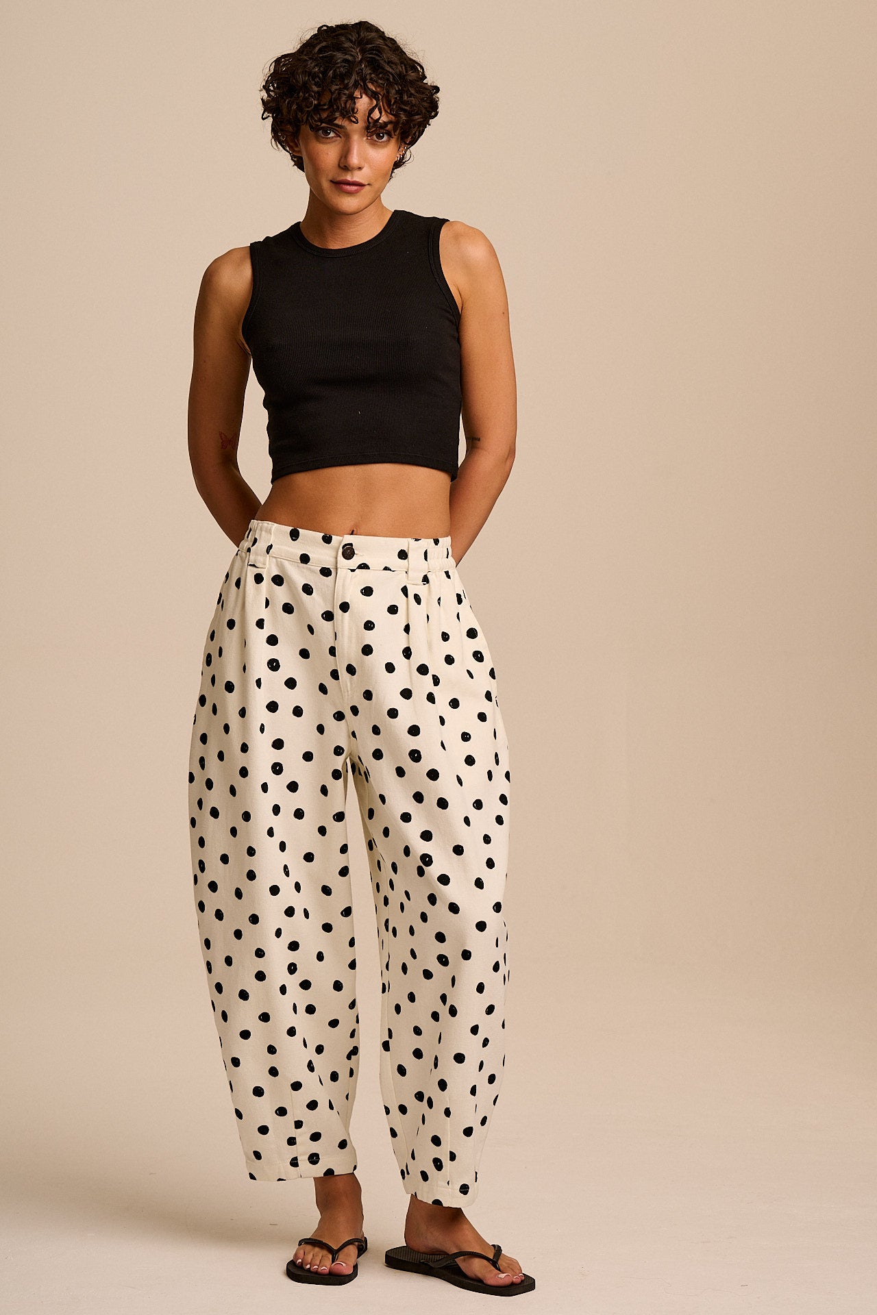 Ashby - Cotton Barrel Leg Trousers in Ecru & Black Polka Dot