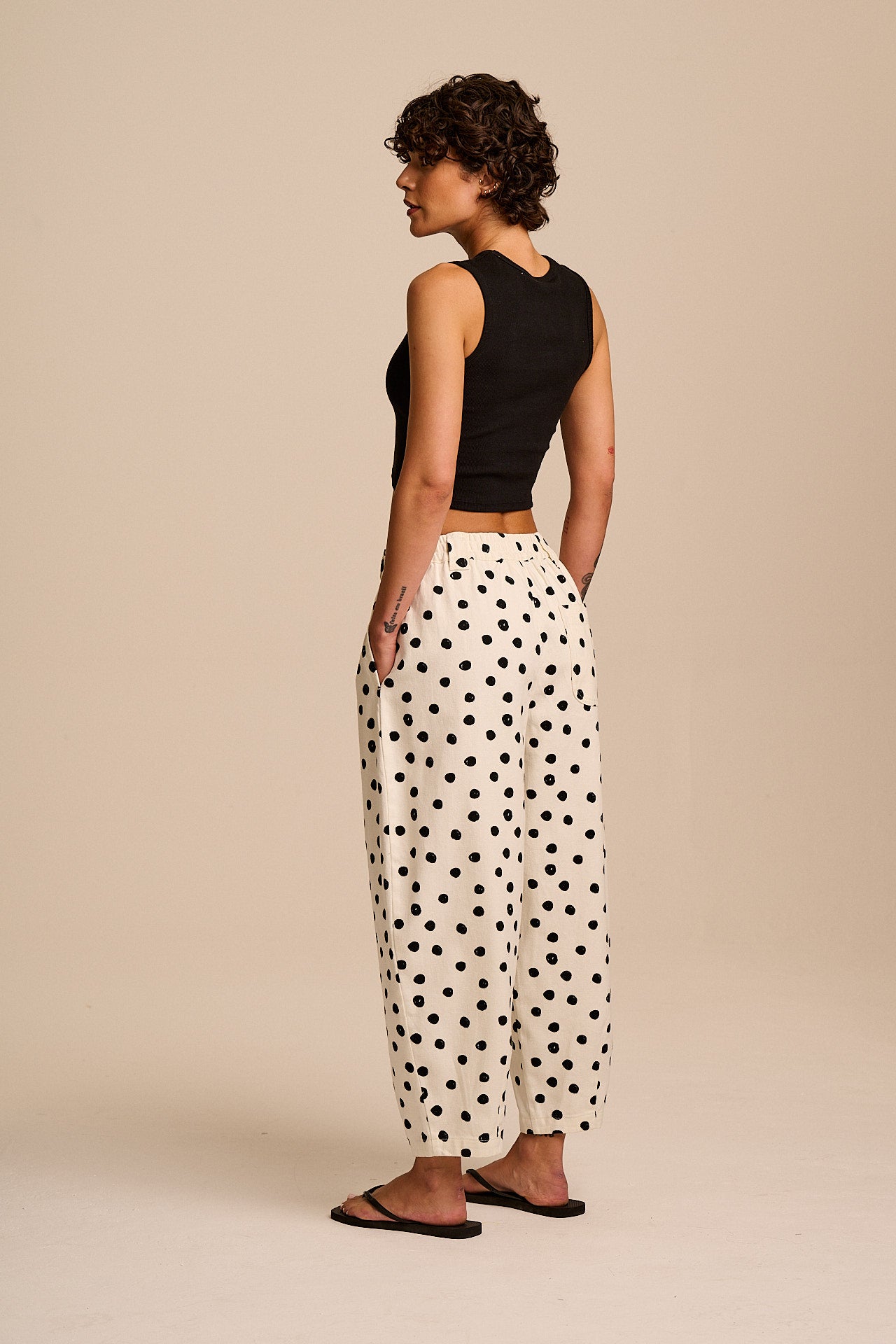 Ashby - Cotton Barrel Leg Trousers in Ecru & Black Polka Dot