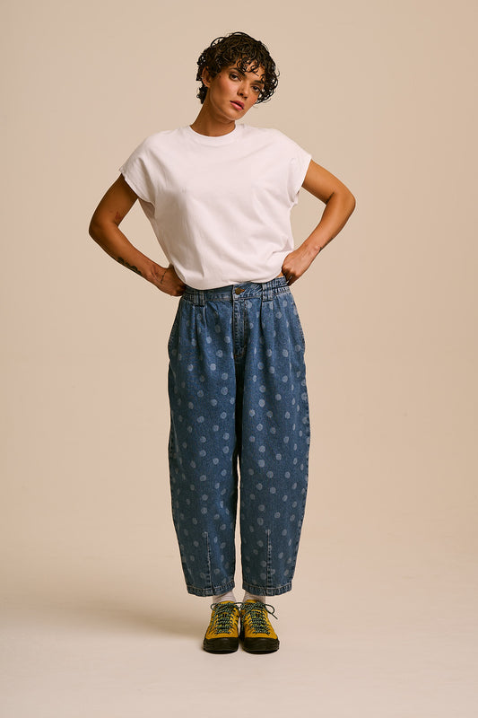 IMPERFECT - Ashby - Denim Barrel Leg Jeans in Midwash Polka Dot