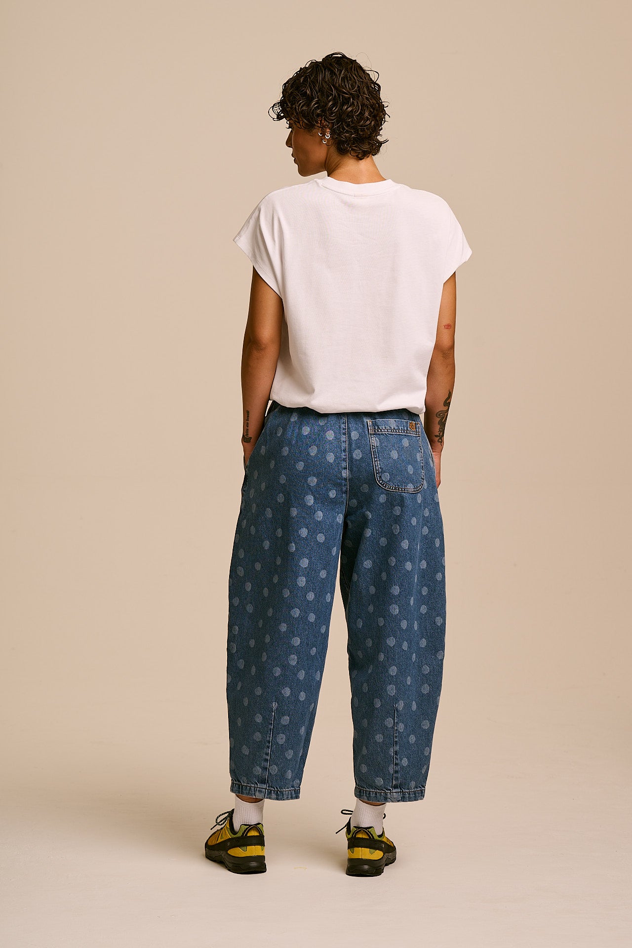 IMPERFECT - Ashby - Denim Barrel Leg Jeans in Midwash Polka Dot