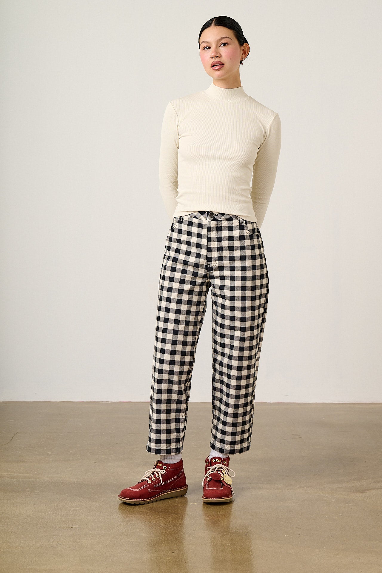 Drew - Cropped Straight Leg Denim Jeans in Black & Ecru Check