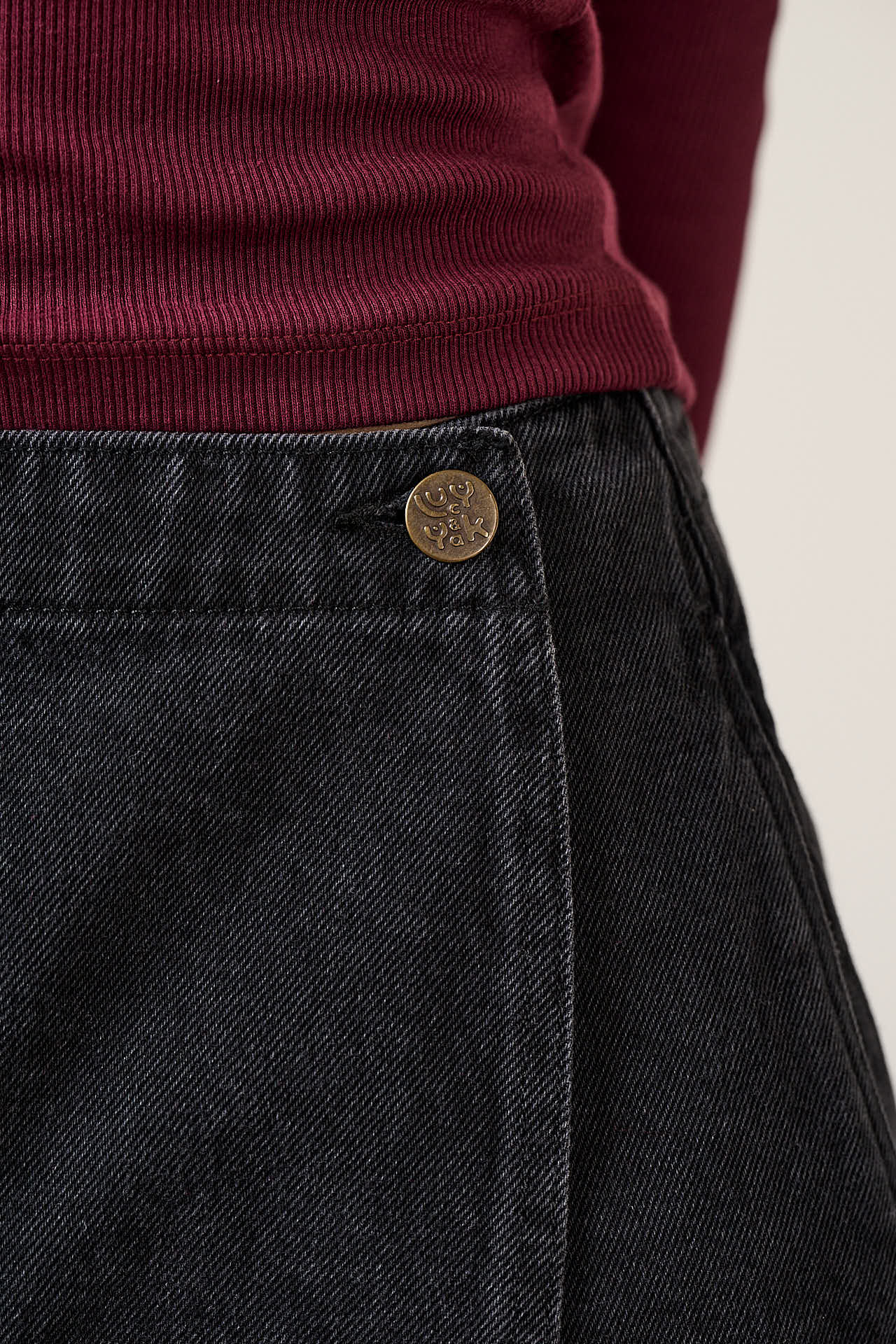 Veeda - Denim Skort in Black Wash Denim