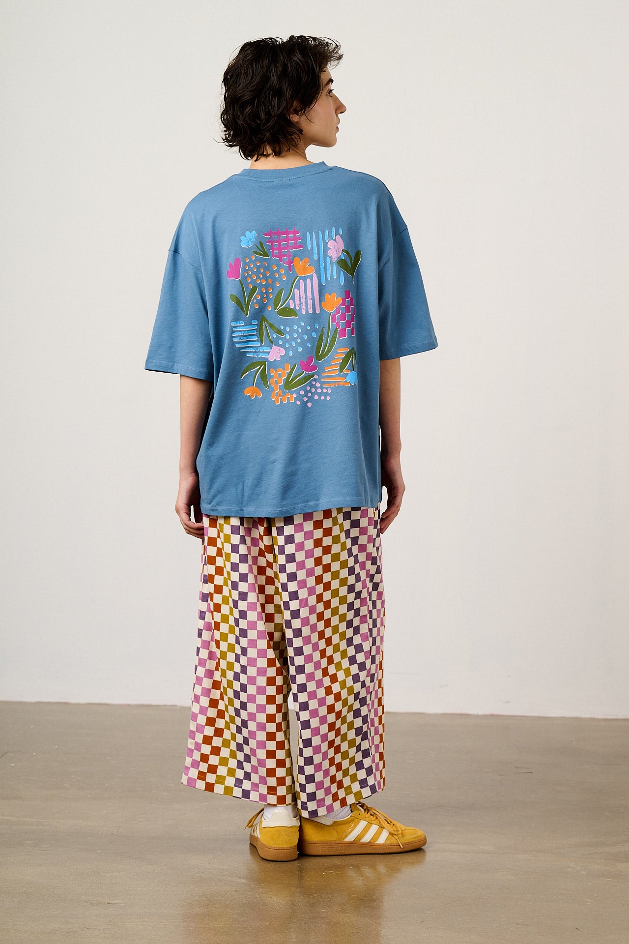 Benny - Oversized Cotton T-Shirt in Blue Retro Picnic Graphic