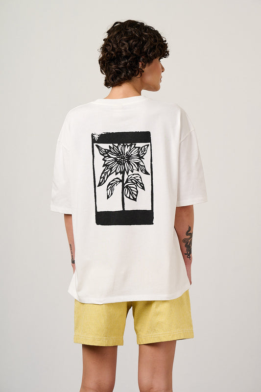 Benny - Oversized Cotton T-Shirt in White Sunflower Print