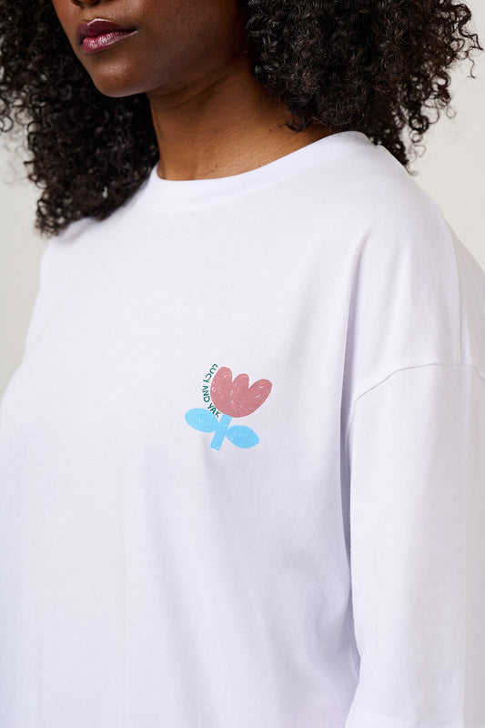 Benny - Oversized Cotton T-Shirt in White Tulip Print