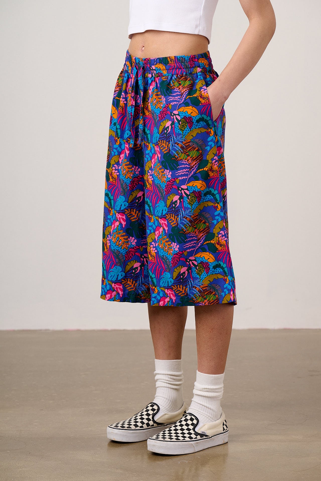 Carlos - Viscose Shorts in Wild Expression Print