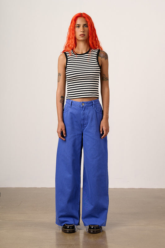 Carter - High Waisted Cotton Jeans in Dazzling Blue Wash