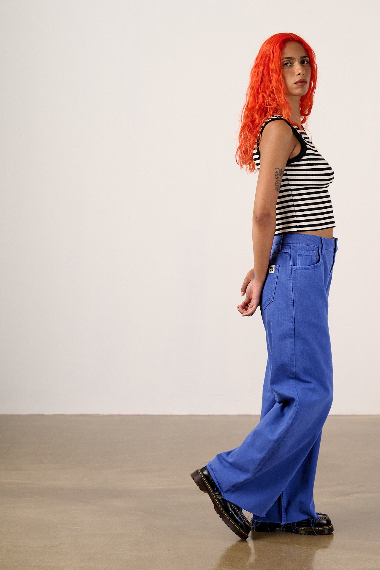 Carter - High Waisted Cotton Jeans in Dazzling Blue Wash
