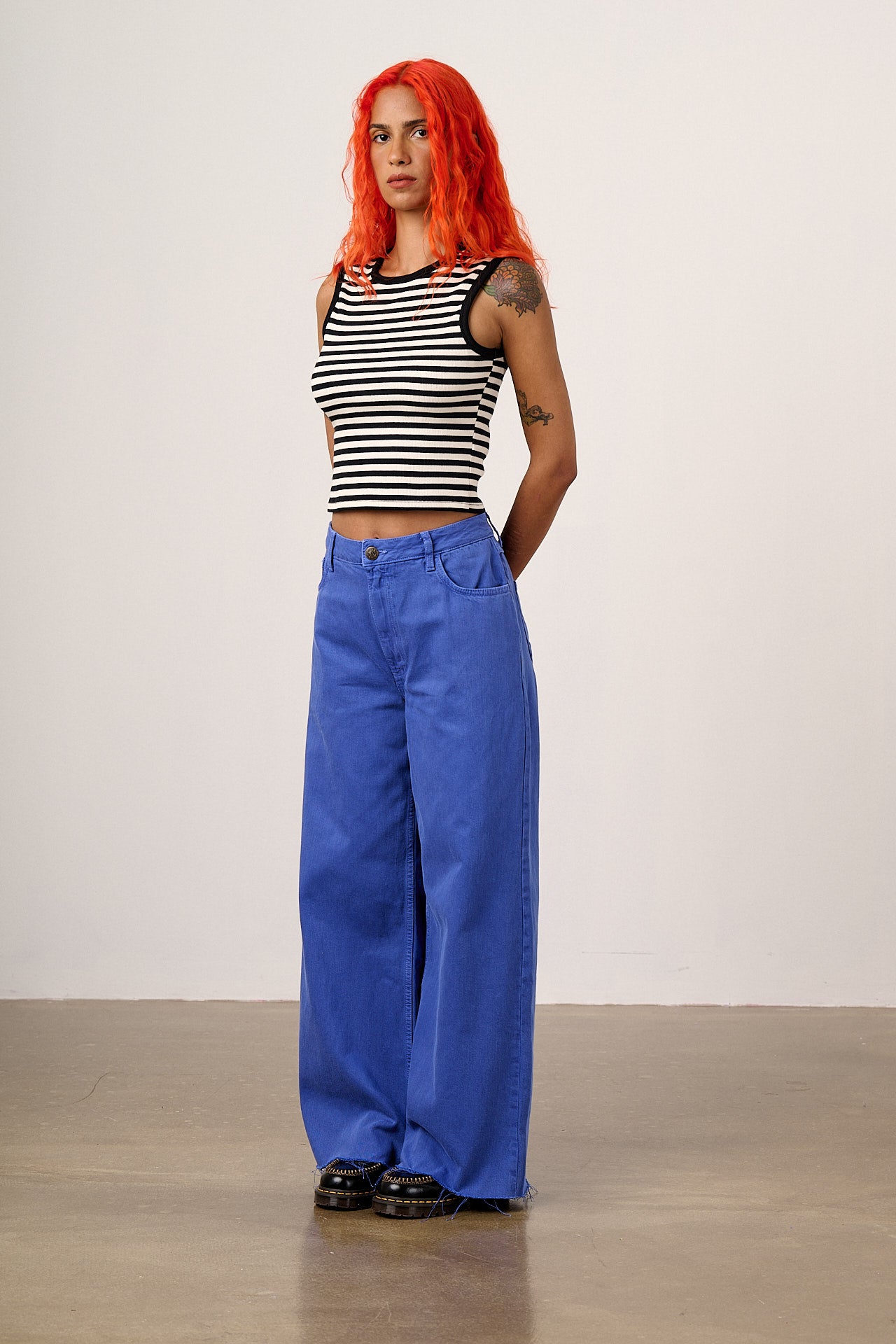 Carter - High Waisted Cotton Jeans in Dazzling Blue Wash