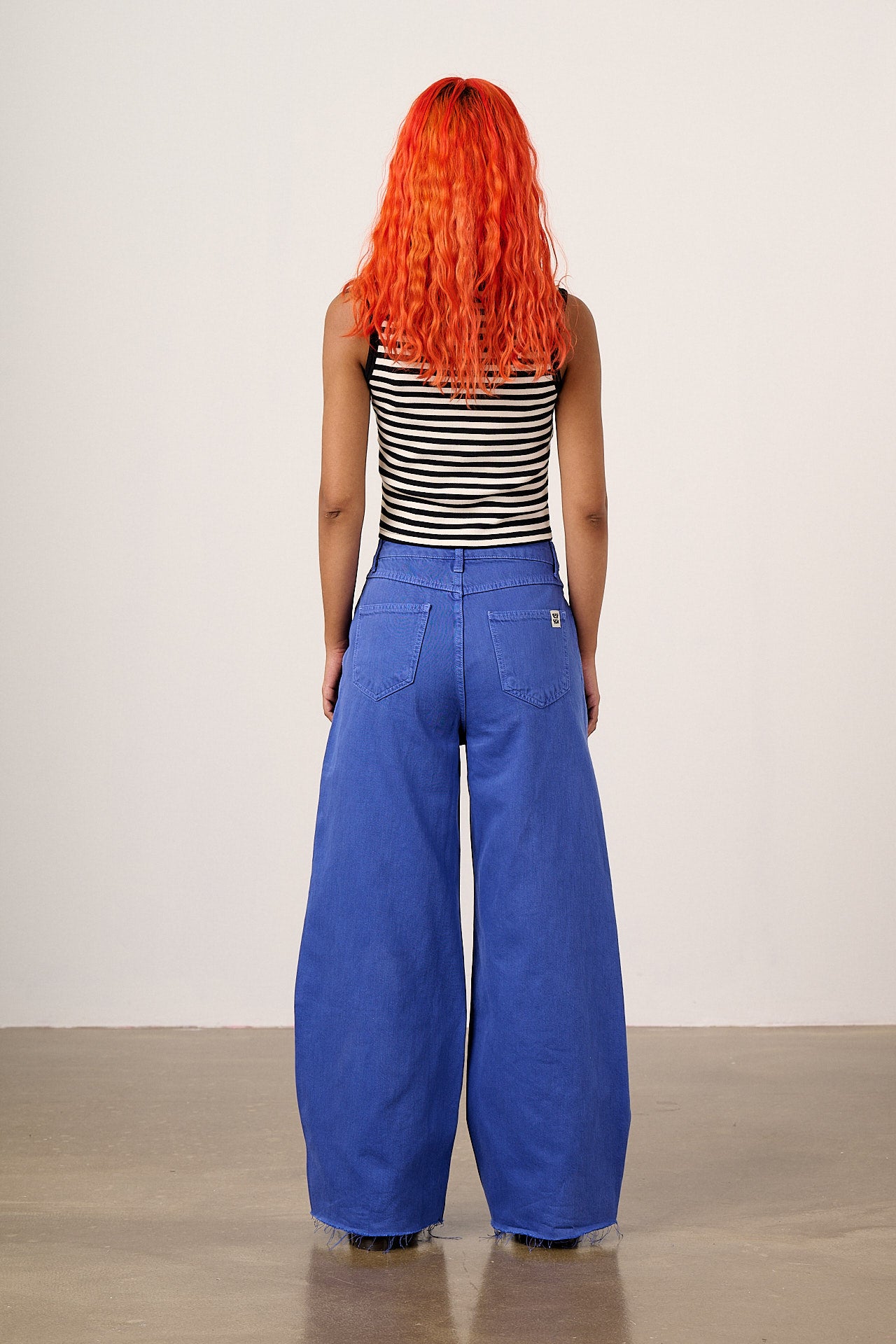 Carter - High Waisted Cotton Jeans in Dazzling Blue Wash