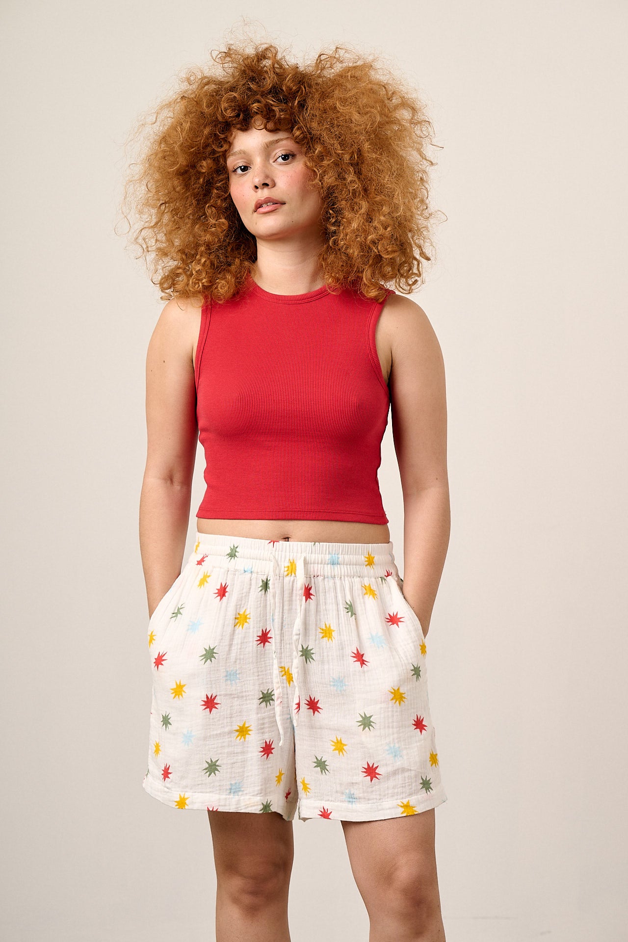 Charlie - Cotton Shorts in Ecru Cosmic Folk Stars