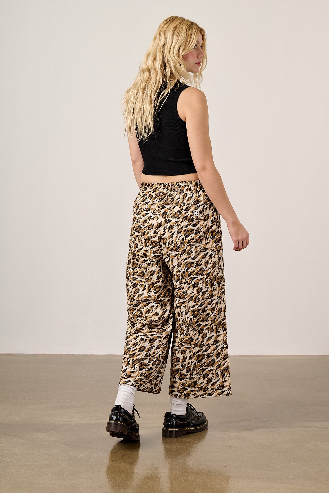Chuck - Cotton Trousers in Leo Swirl