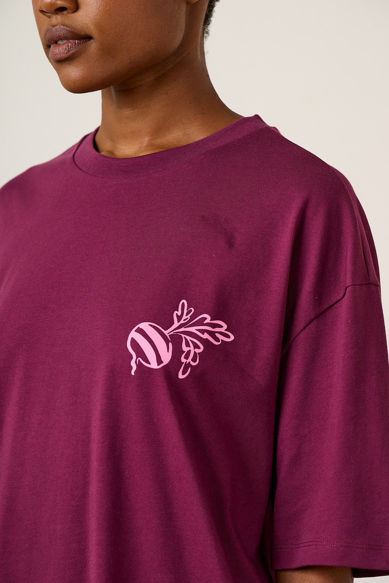 Benny - Oversized Cotton T-Shirt in Burgundy Autumn Veggies Print