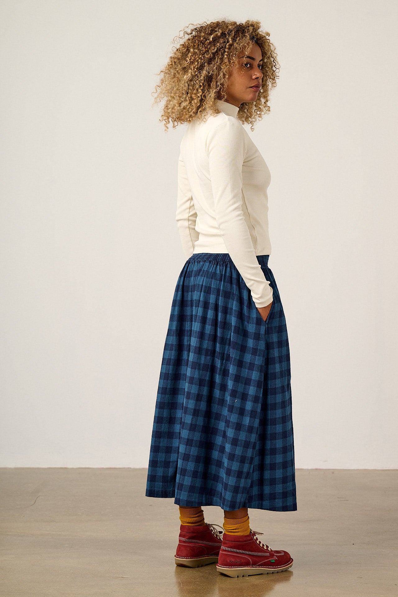 Sofiya - Brushed Cotton Midi Skirt in Navy Sea Spray Check