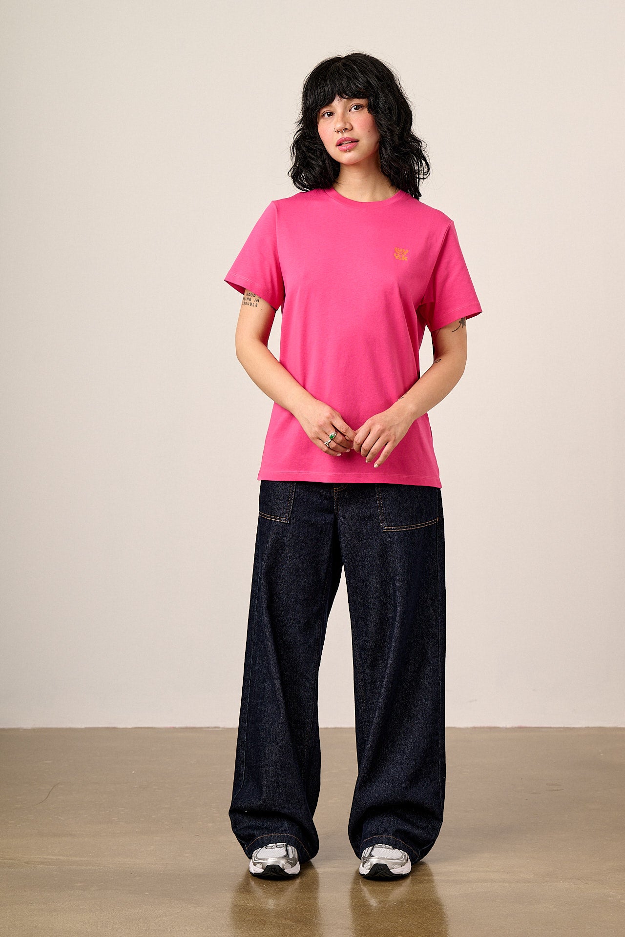 Denver - Cotton T-Shirt in Beetroot Pink