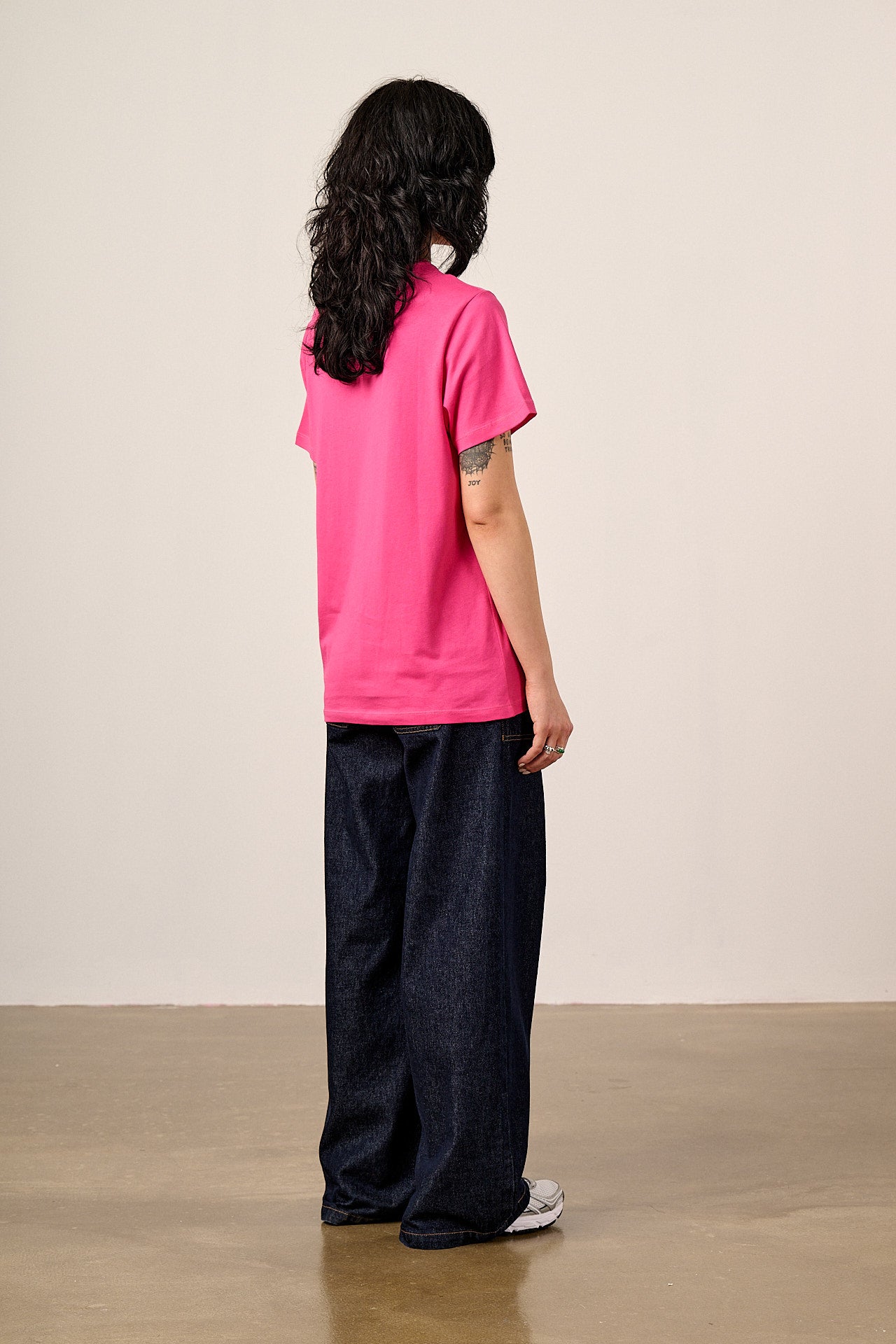 Denver - Cotton T-Shirt in Beetroot Pink