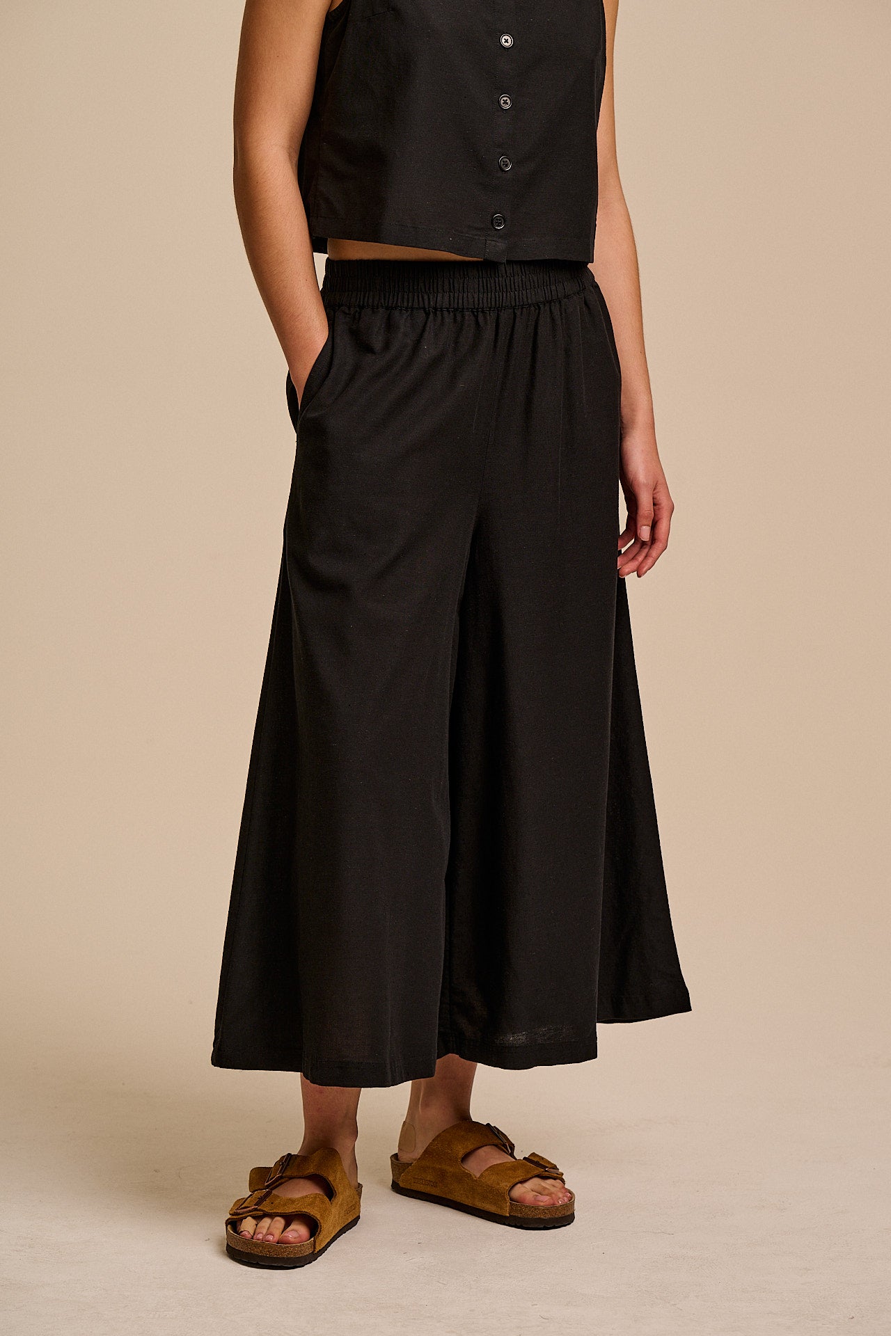 Chase - Viscose Culotte Trousers in Black