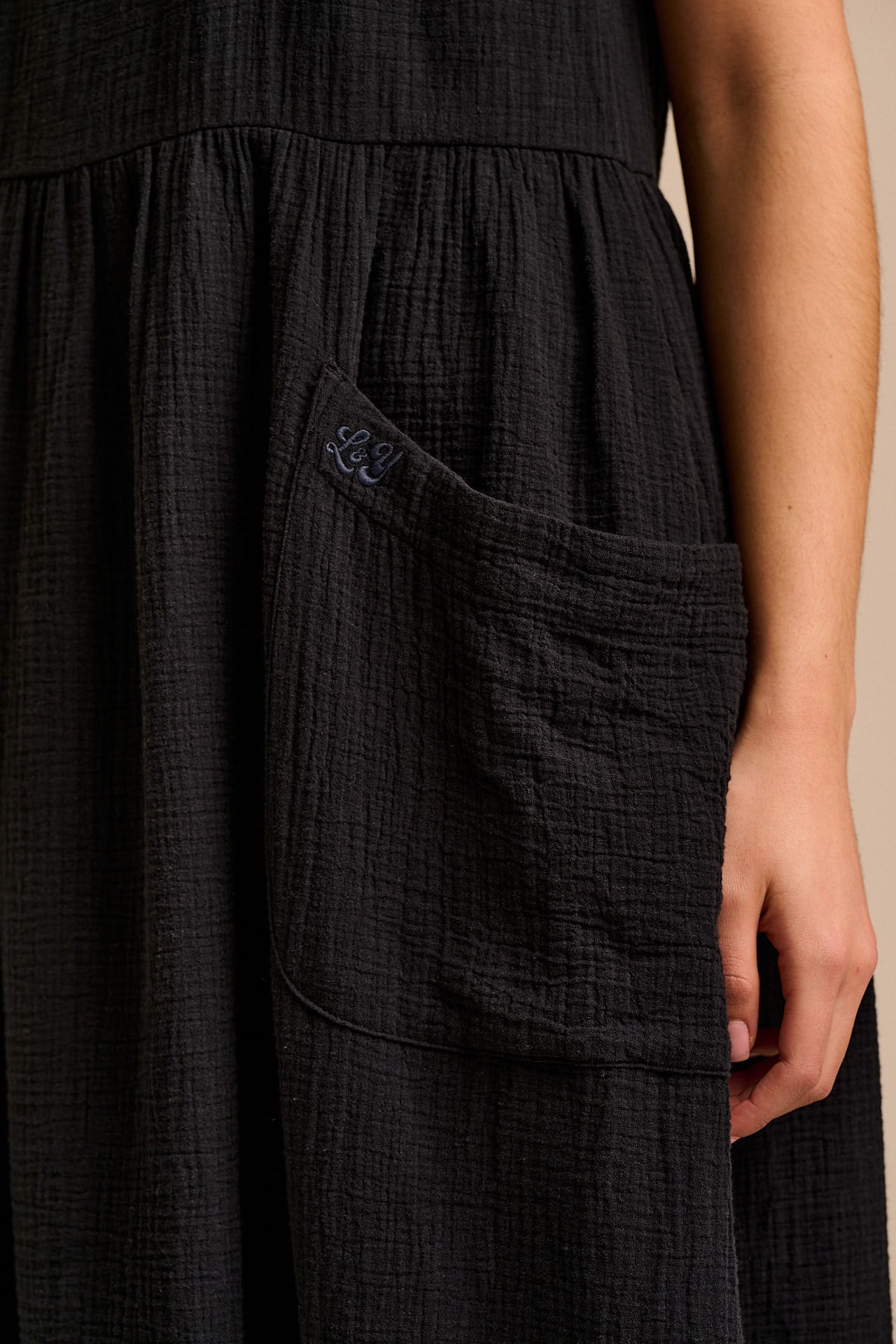 Florie - Cotton Midi Dress in Black