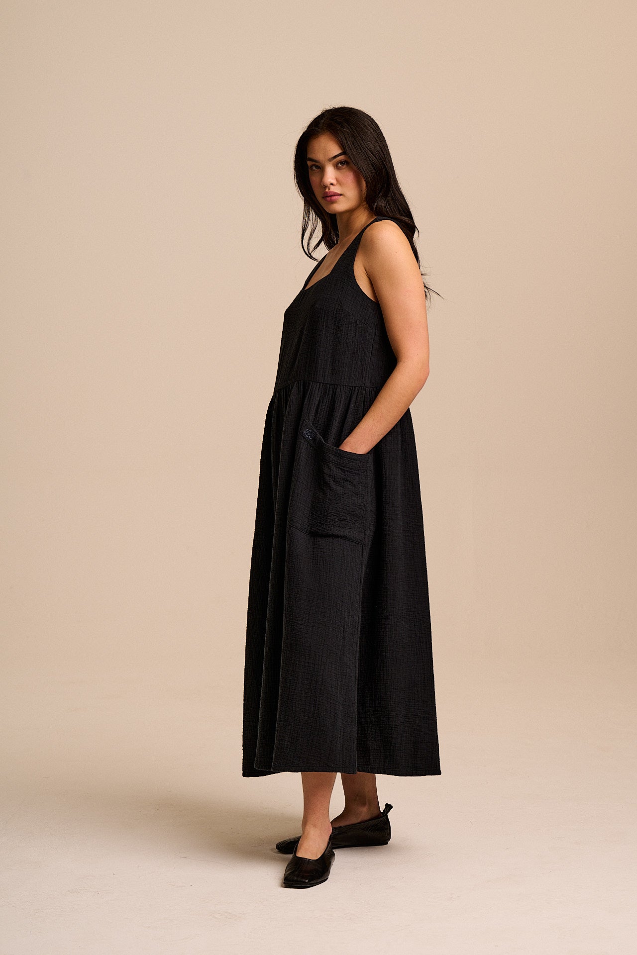 Florie - Cotton Midi Dress in Black