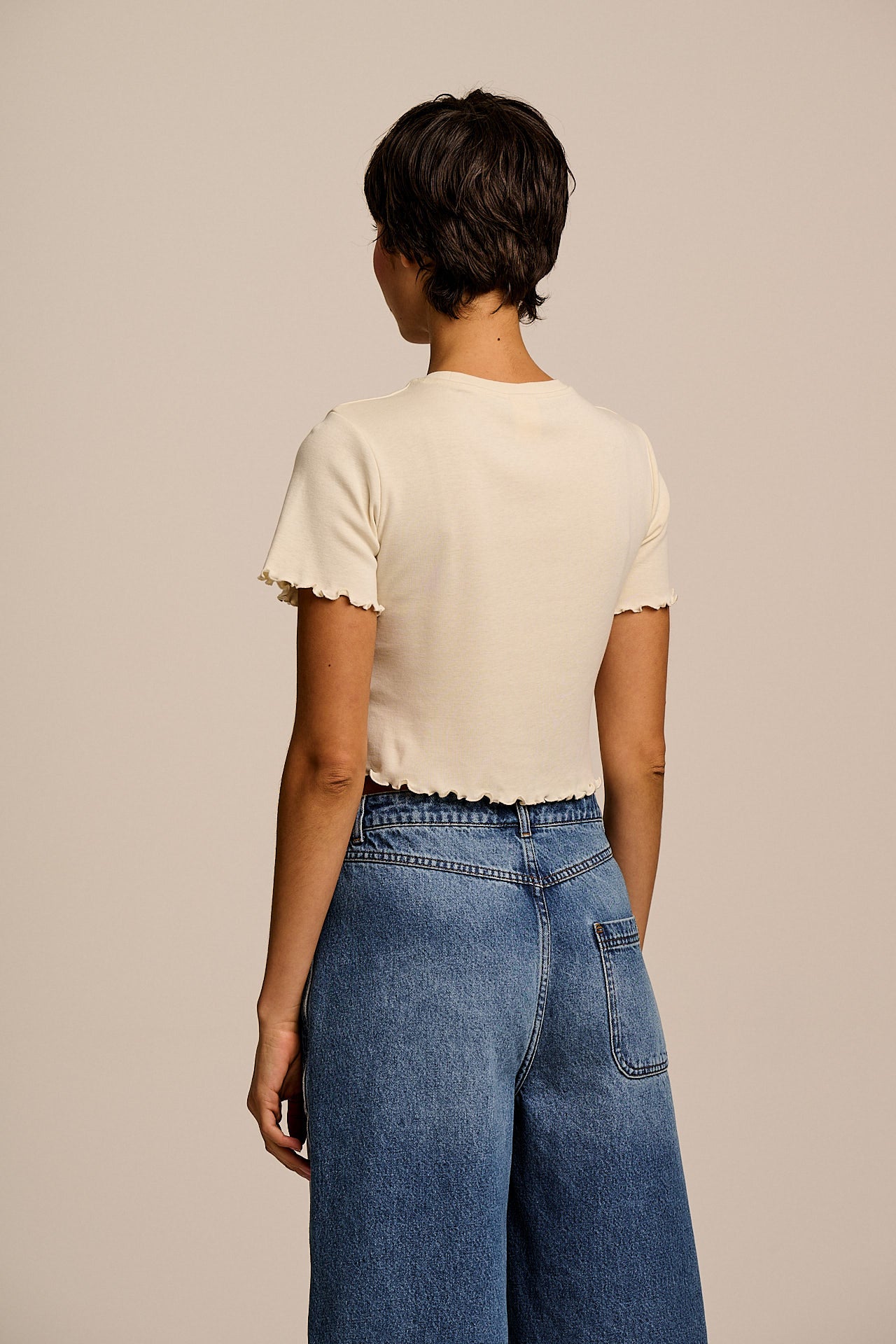 Greta - Cropped Cotton Top in Ecru Shell Print