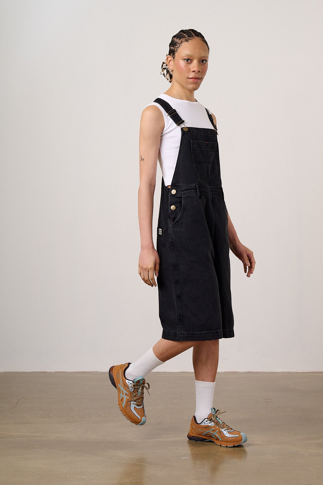 Jara - Denim Dungarees Shorts in Black Wash