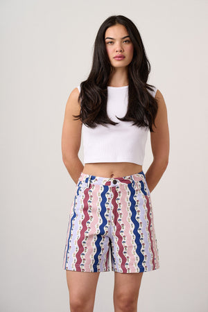 Lexi - High Waist Cotton Shorts in Wavy Floral Stripe