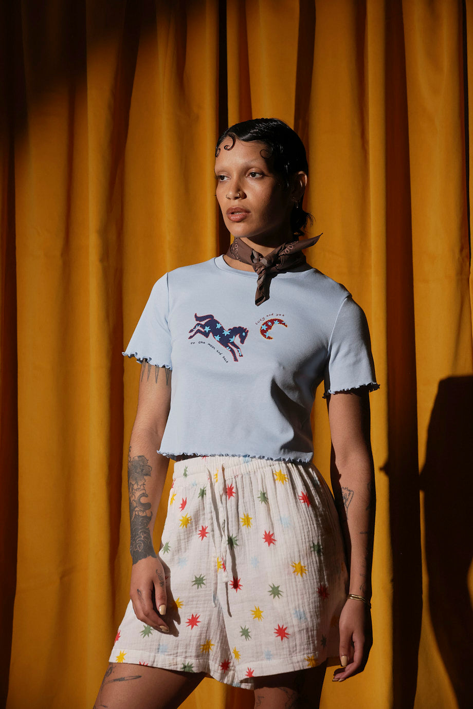 Charlie - Cotton Shorts in Ecru Cosmic Folk Stars
