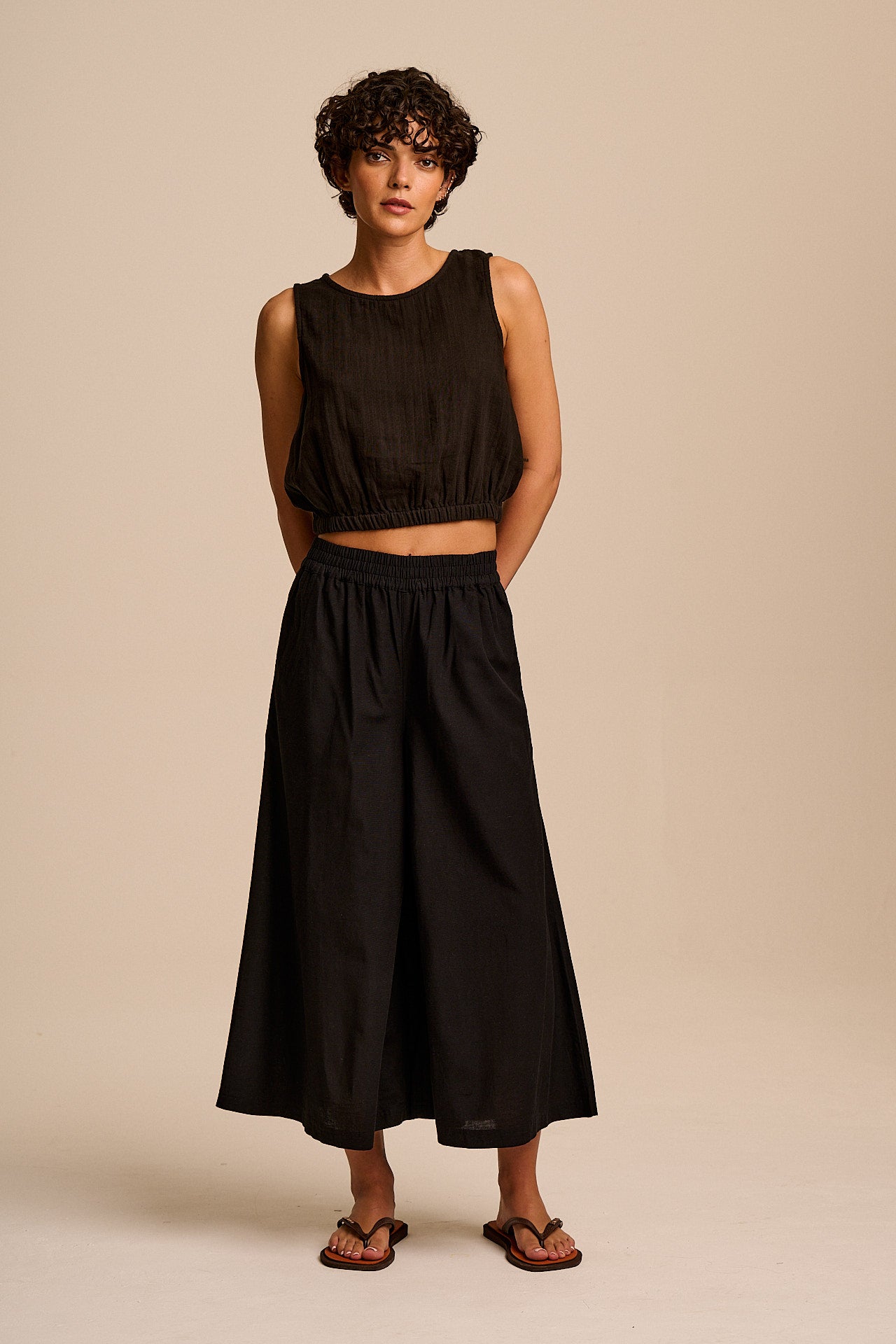 Lumi - Cotton Cropped Woven Top in Black