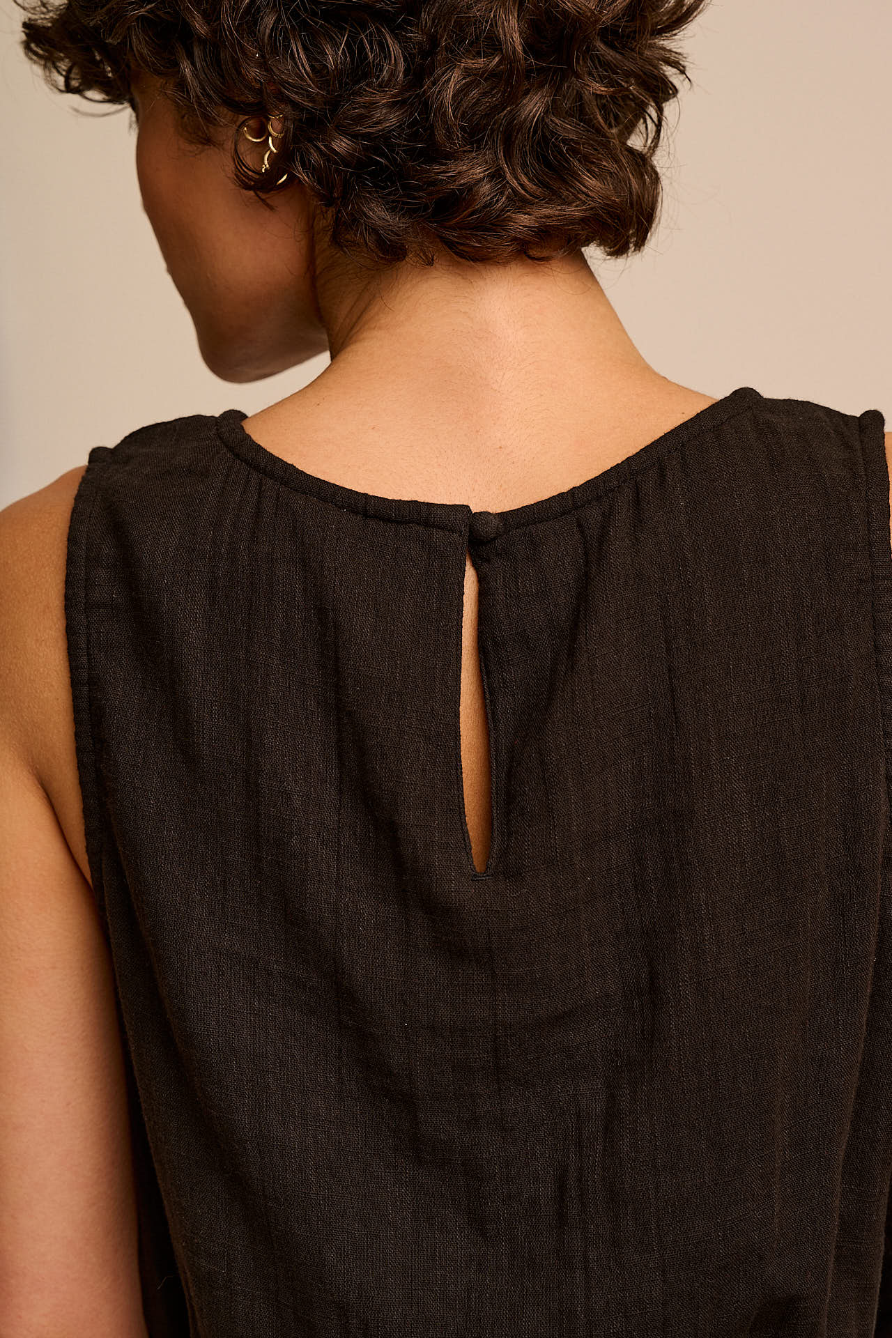 Lumi - Cotton Cropped Woven Top in Black