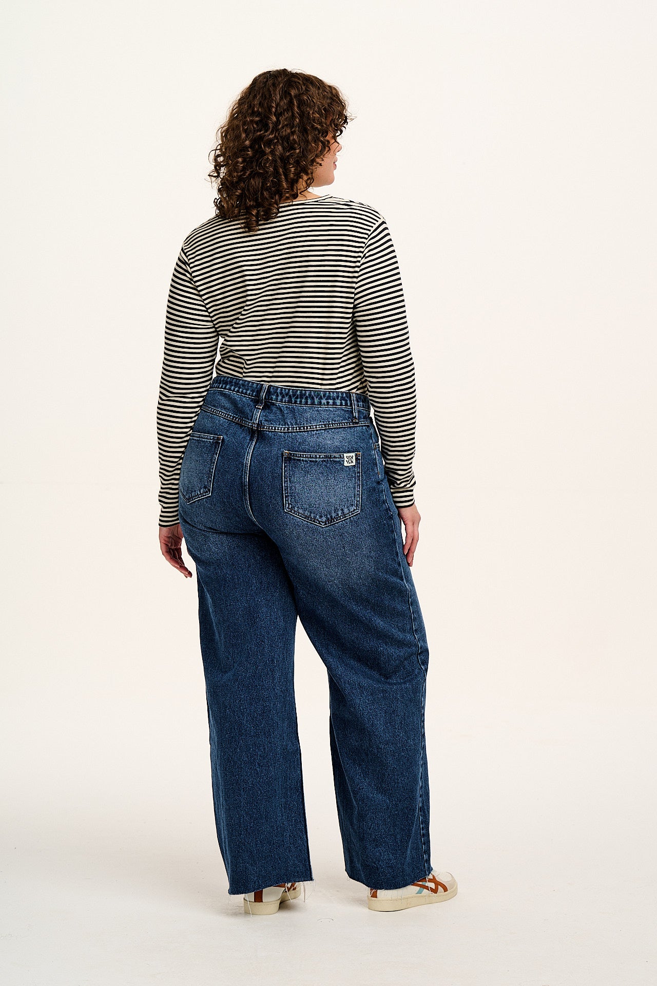 Carter - High Waisted Denim Jeans in Vintage Wash Blue