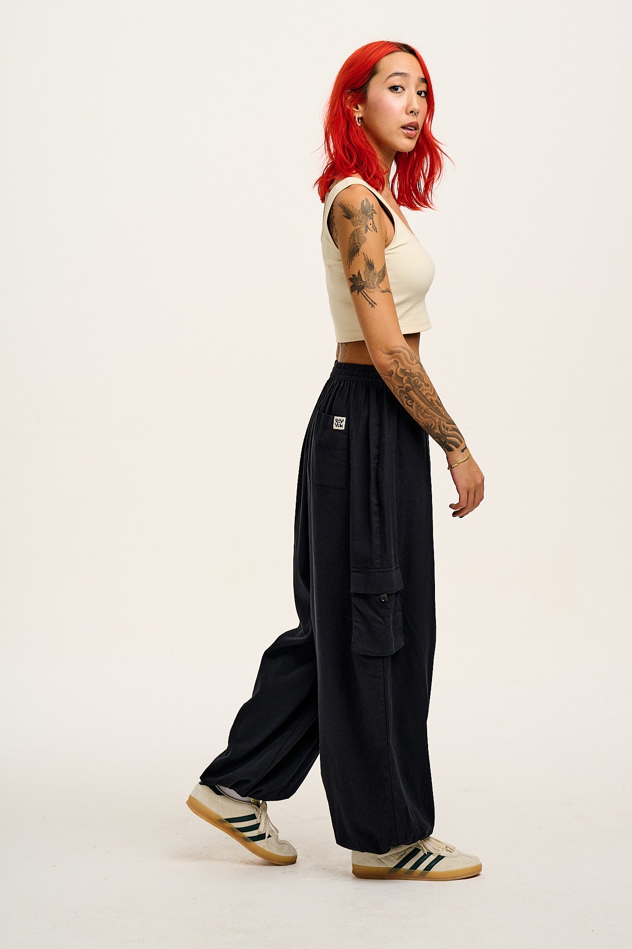 Rumi - Brushed Cotton Barrel Trousers in Black