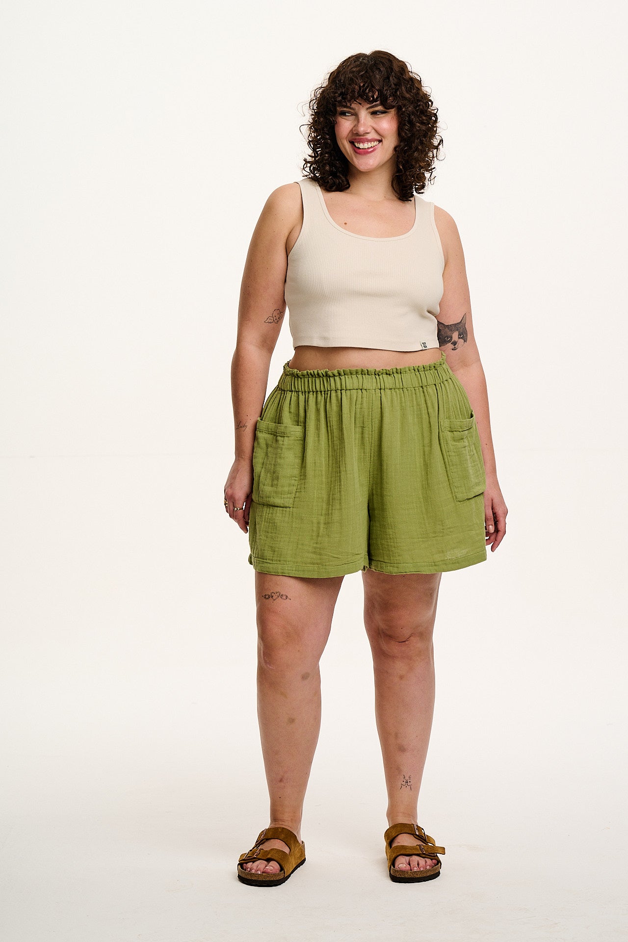Sierra - Cotton Shorts in Herb Garden Green