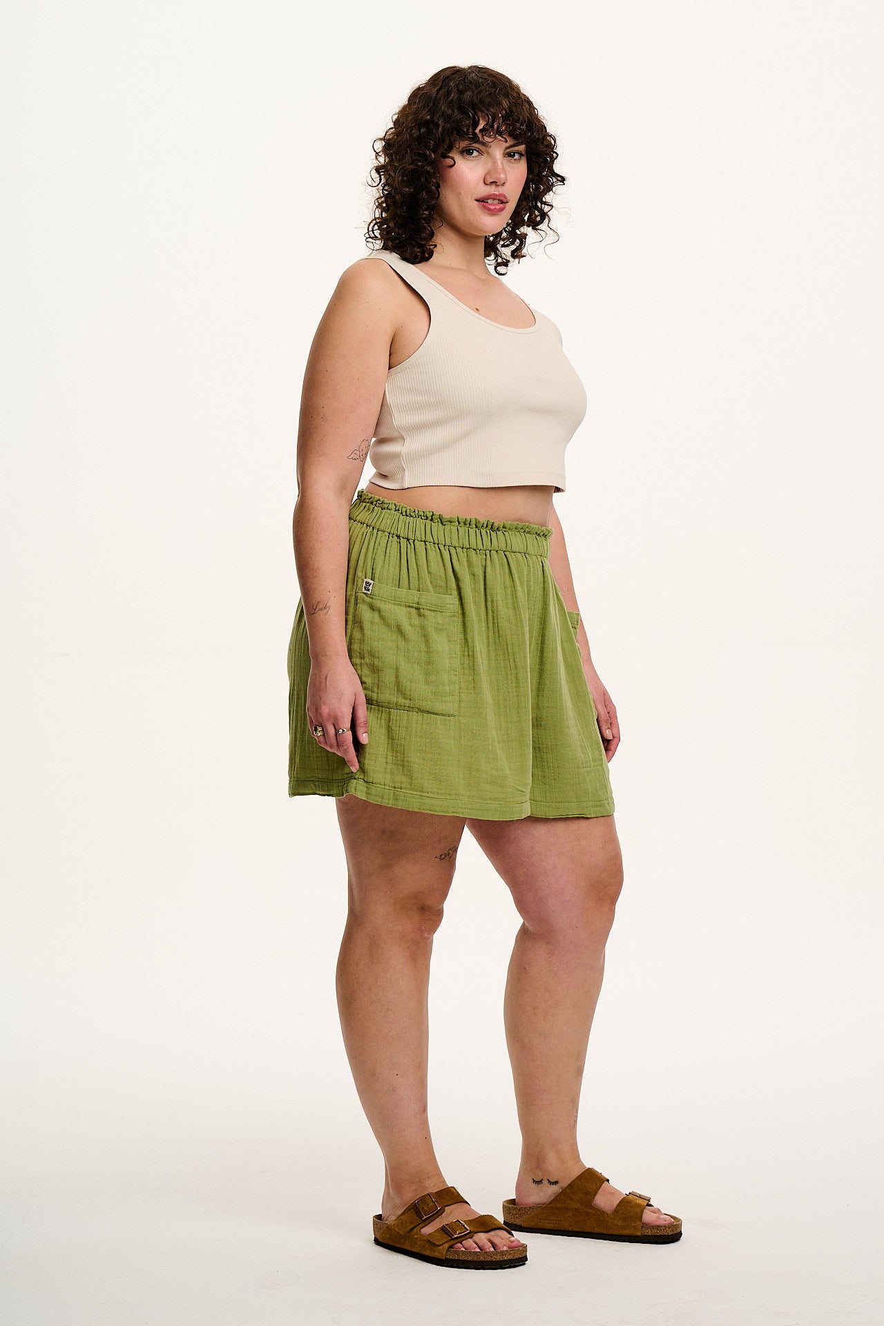Sierra - Cotton Shorts in Herb Garden Green