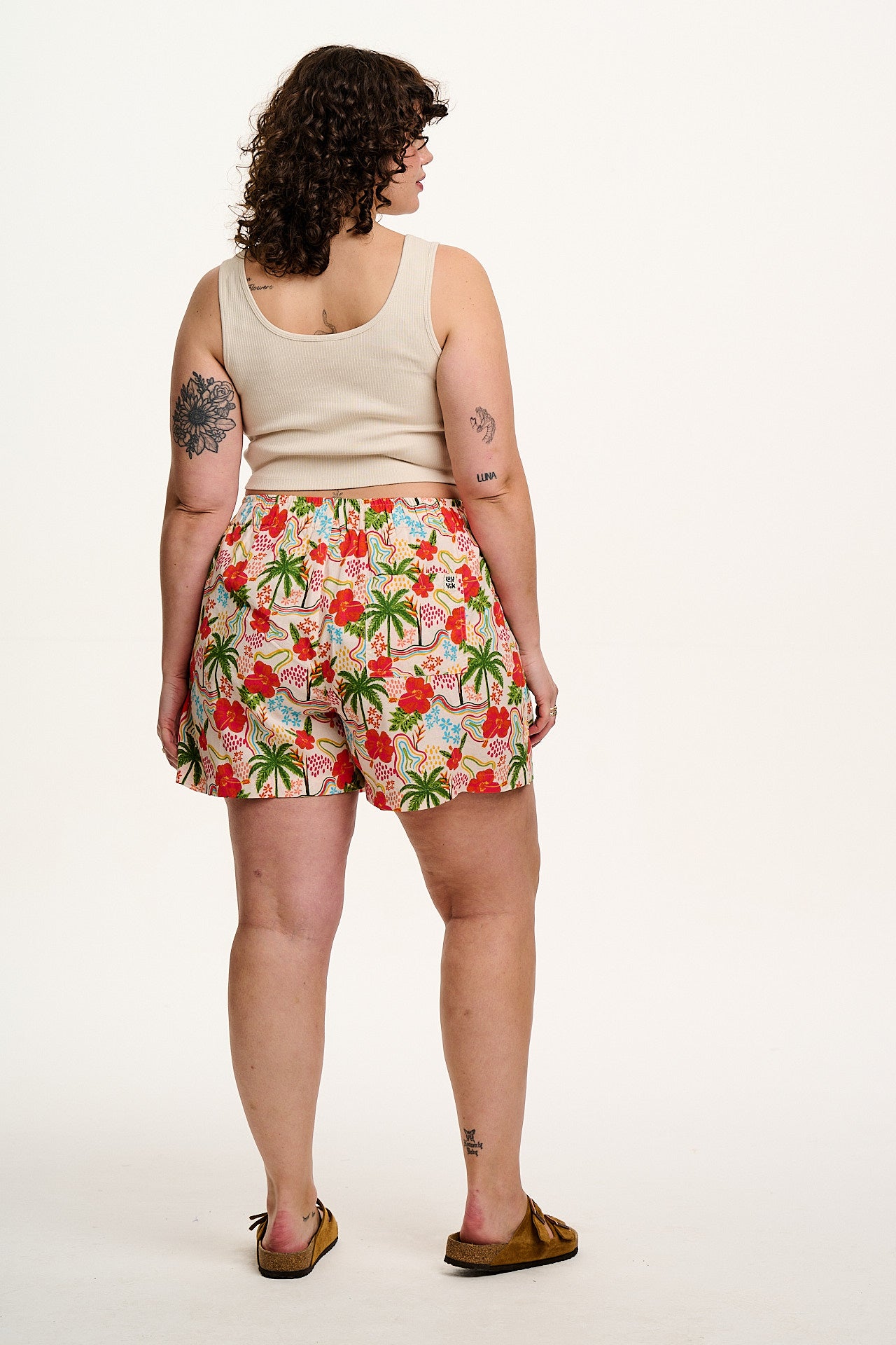 Jessie - Cotton & Linen Shorts in Totally Tropical Print