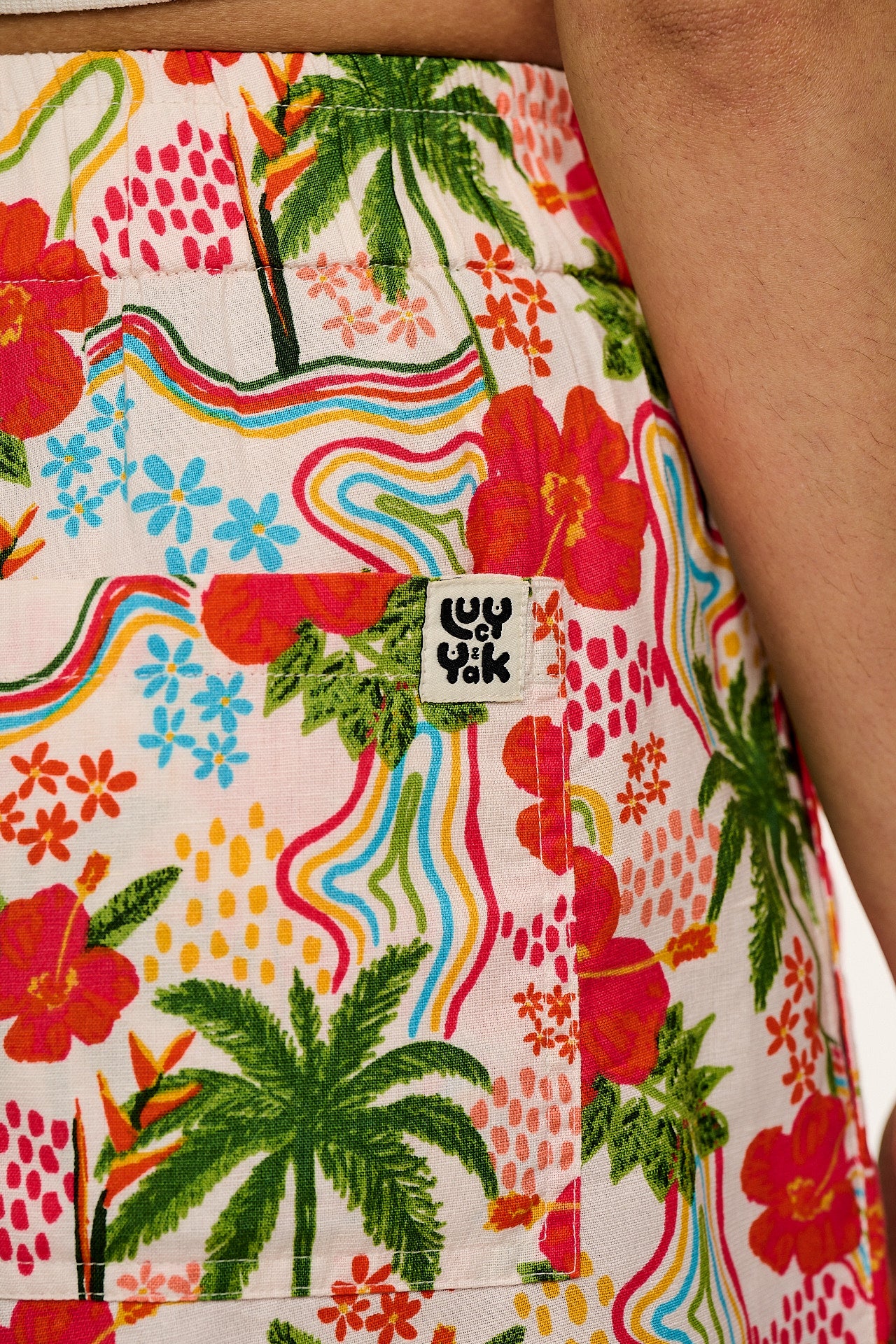 Jessie - Cotton & Linen Shorts in Totally Tropical Print