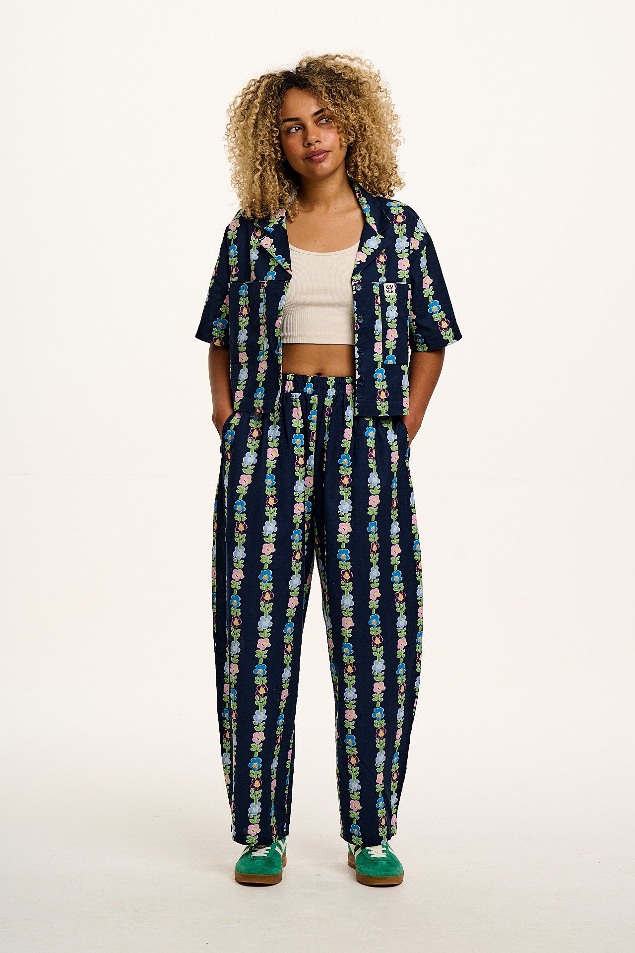 Alfie - Cotton & Linen Shirt in Navy Island Bloom Print