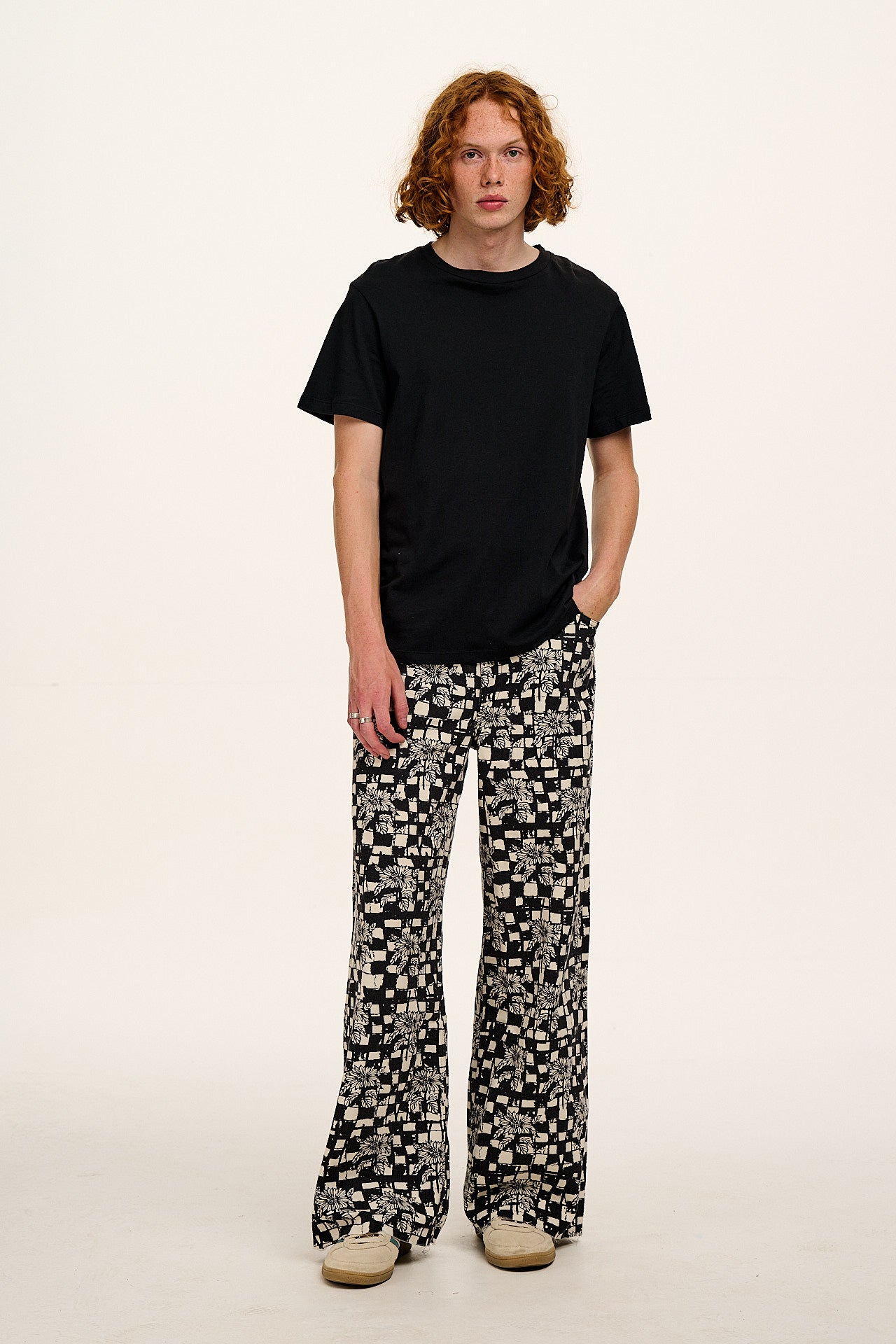L.E. Carter - High Waisted Jeans in Black & White Sunflower Check
