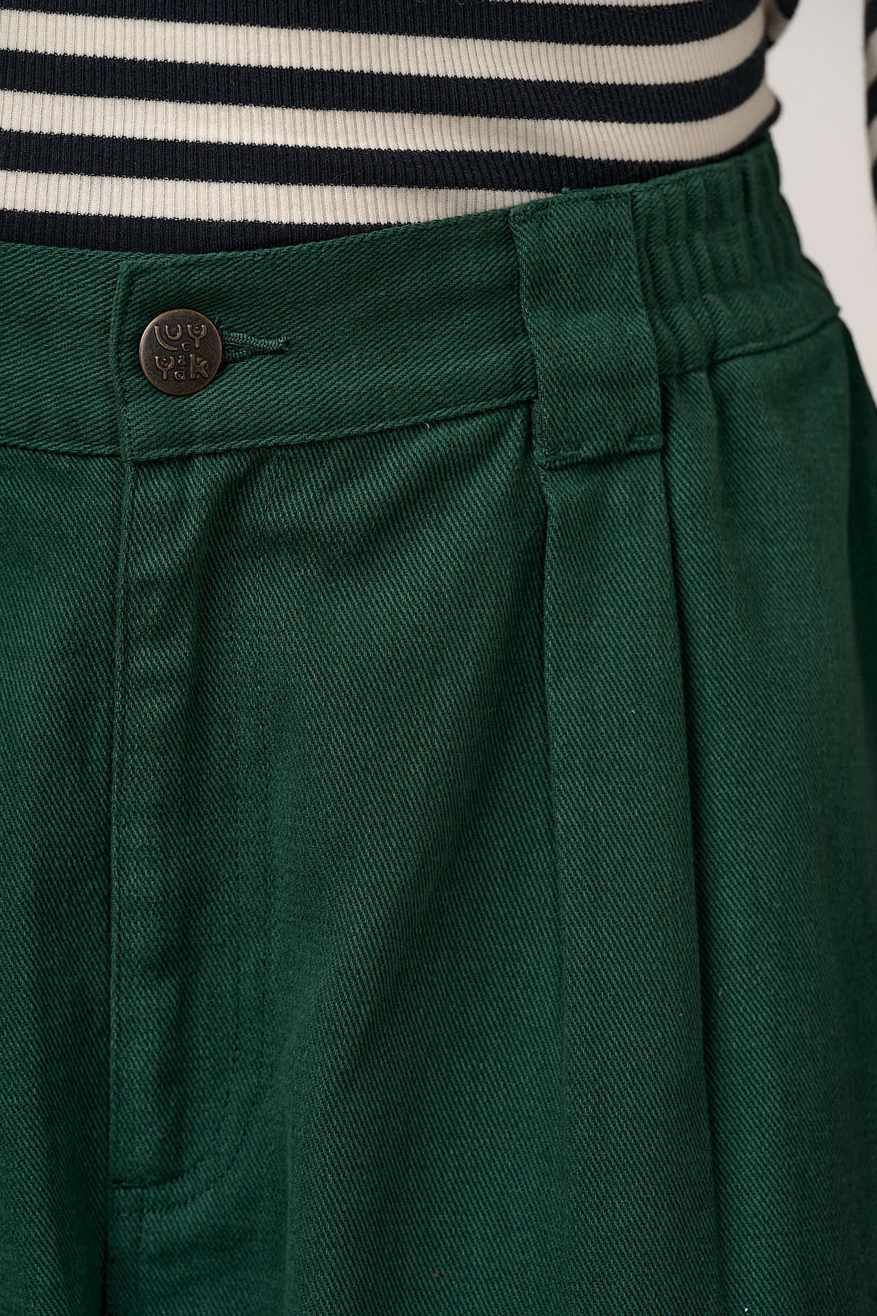 Ashby - Cotton Barrel Leg Trousers in Posy Green