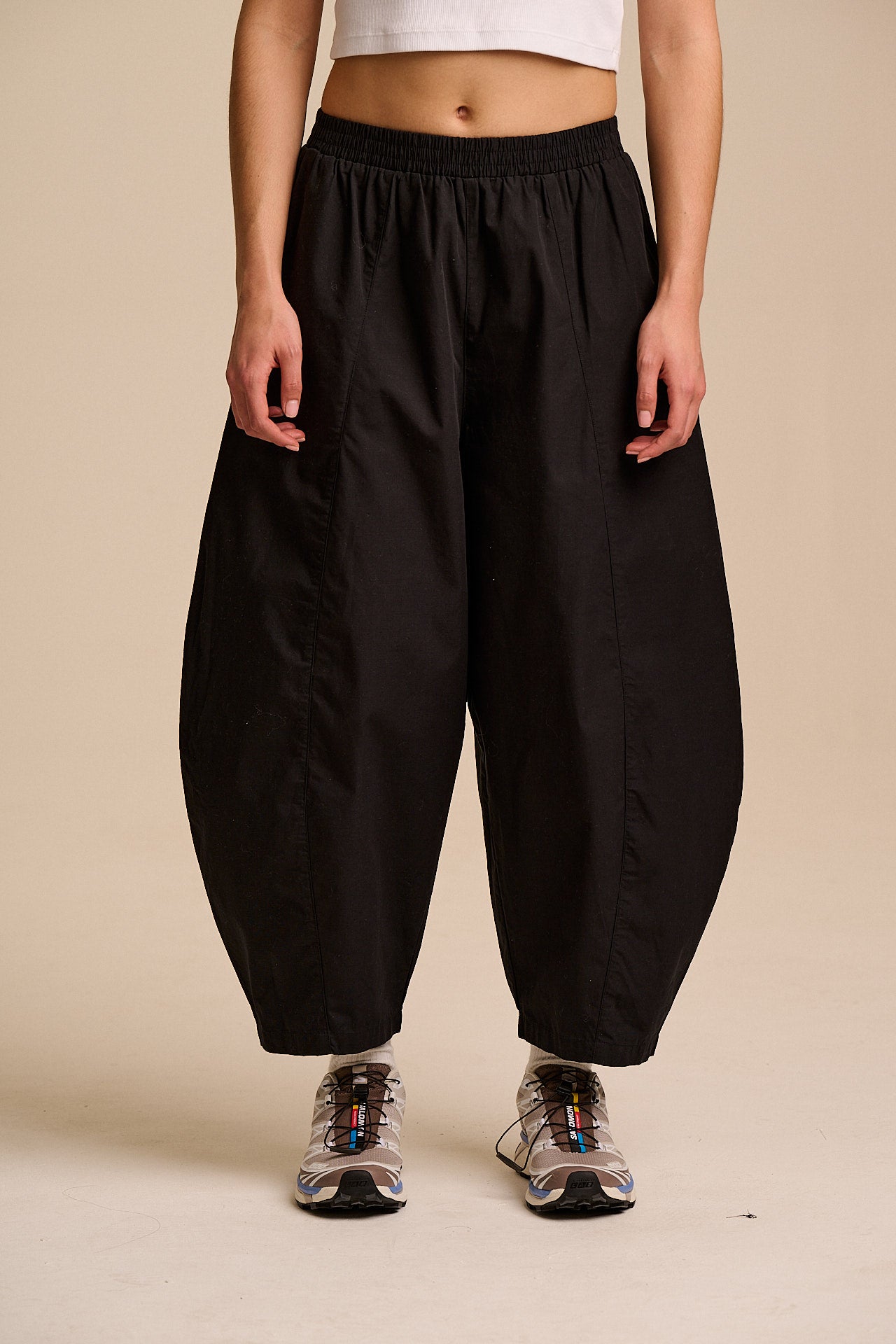 Obregon - Barrel Leg Cotton Trousers in Black